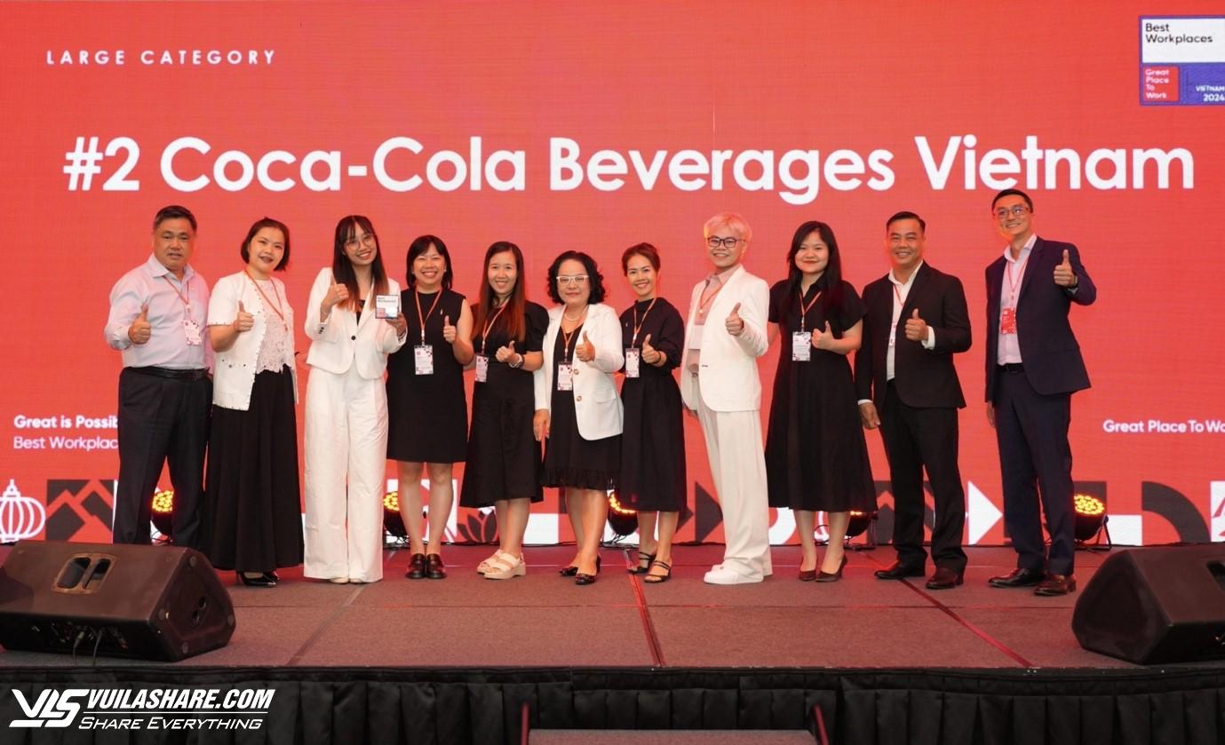 Swire Coca-Cola Việt Nam vinh dự nhận danh hiệu Top 2 Bảng xếp hạng nơi làm việc xuất sắc hàng đầu Việt Nam 2024 (hạng mục doanh nghiệp lớn), và Top 1 trong khối ngành Tiêu dùng nhanh (FMCG)