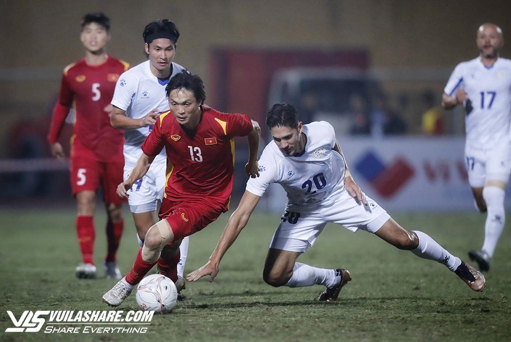 Hồi hộp chờ HLV Kim Sang-sik ra mắt với đội tuyển Việt Nam- Ảnh 1.
