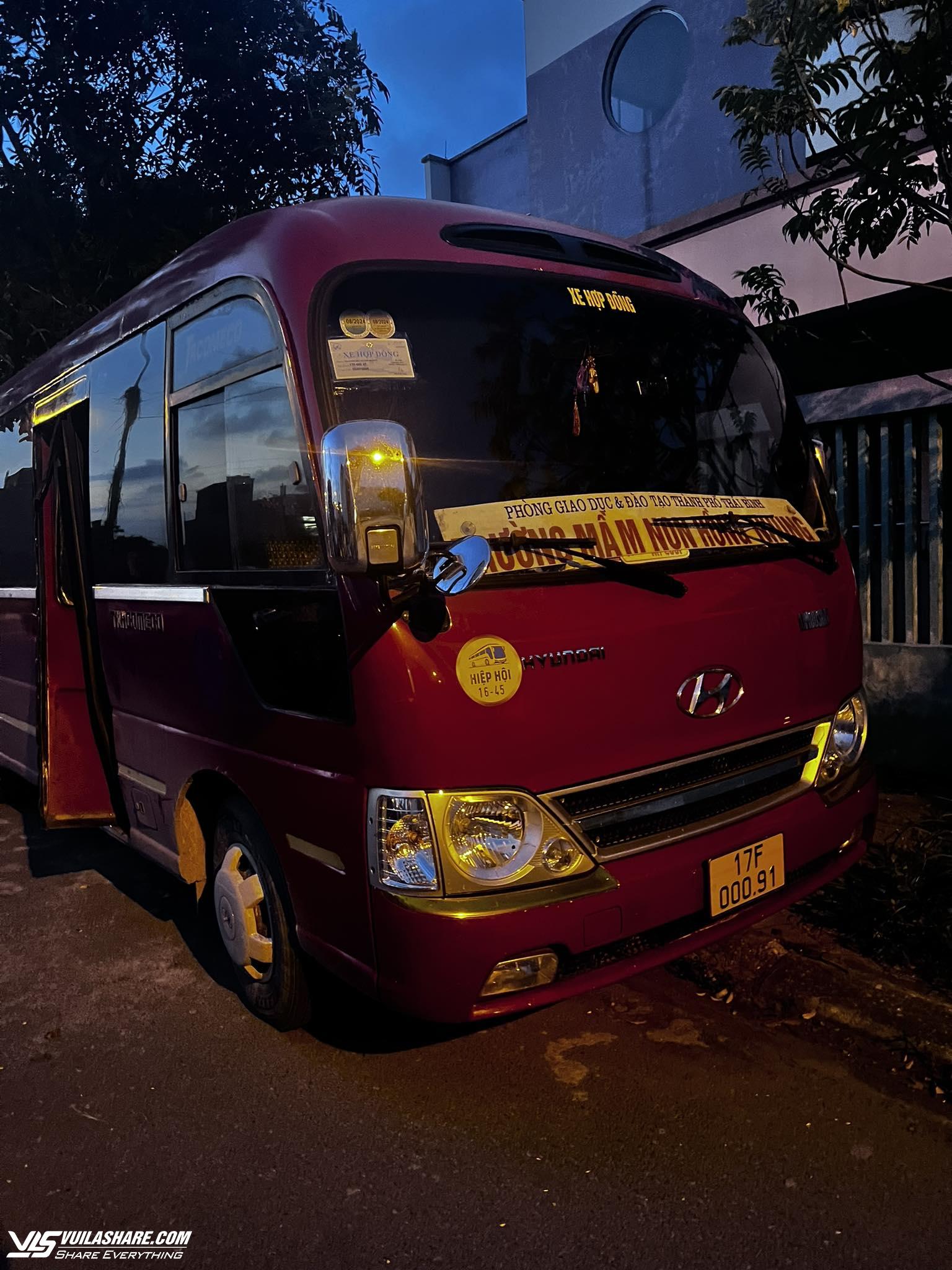 Thái Bình: Một trẻ mầm non tử vong khi bị bỏ quên trên xe chở đến trường- Ảnh 2.
