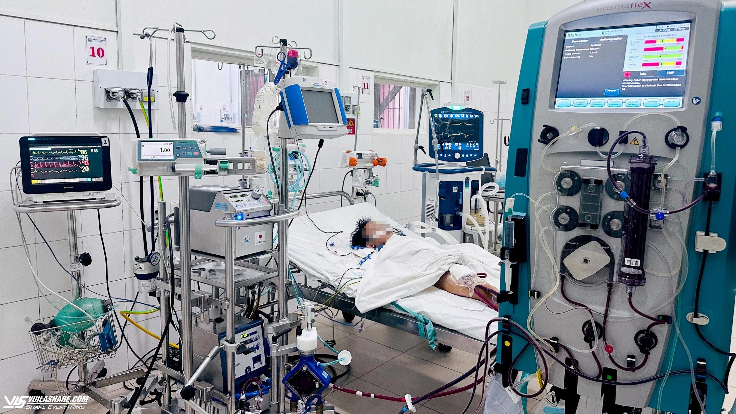 'Nghẹt thở' cứu sống bệnh nhi sốc tim nặng tại Bệnh viện T.Ư Huế- Ảnh 1.