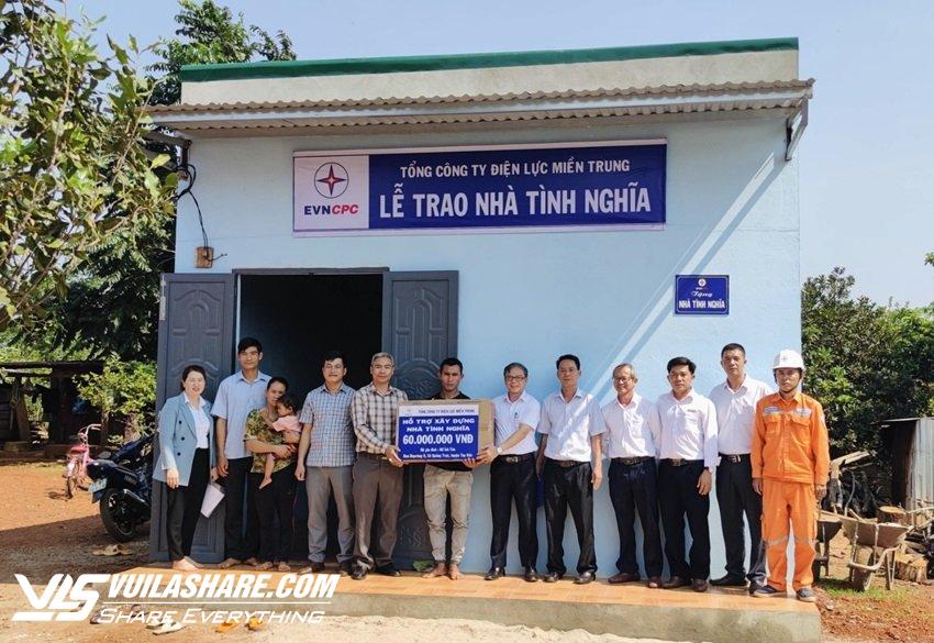 Công ty Điện lực Đắk Nông hỗ trợ xây nhà tình nghĩa cho gia đình khó khăn- Ảnh 1.