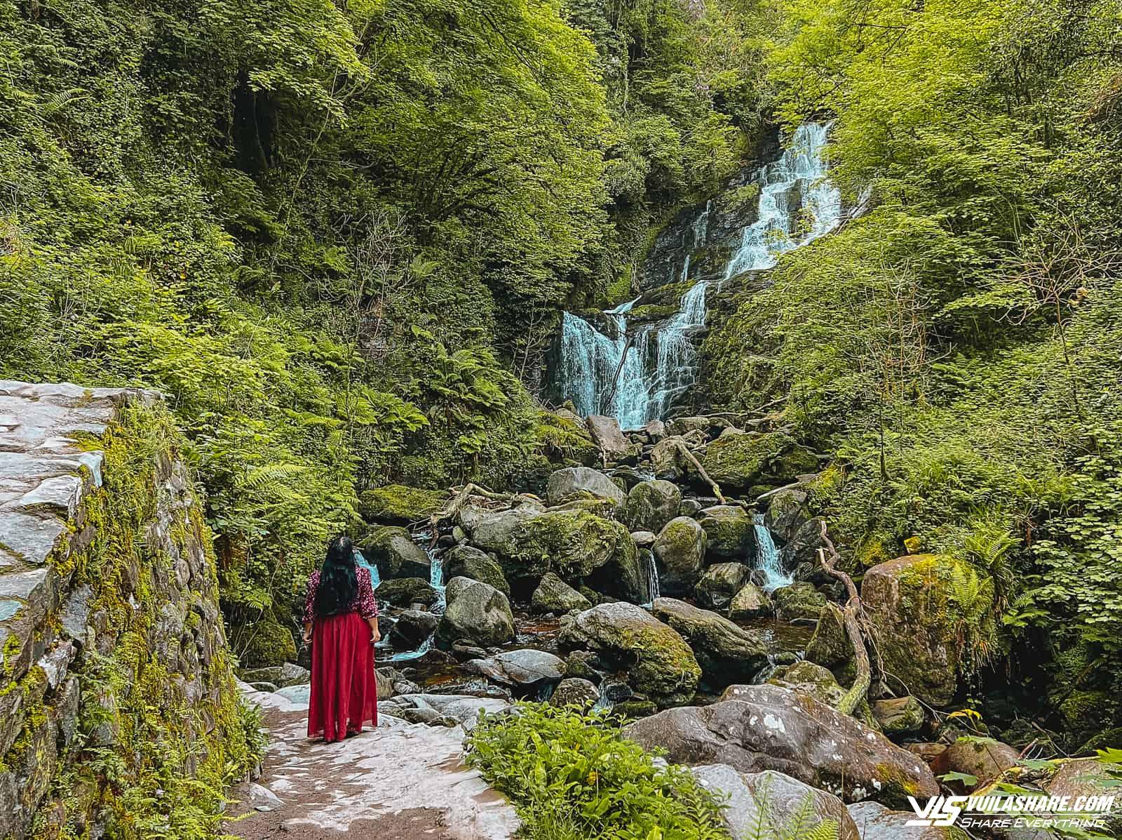Ngất ngây trước vẻ đẹp hùng vĩ của những thác nước tại Ireland- Ảnh 1.