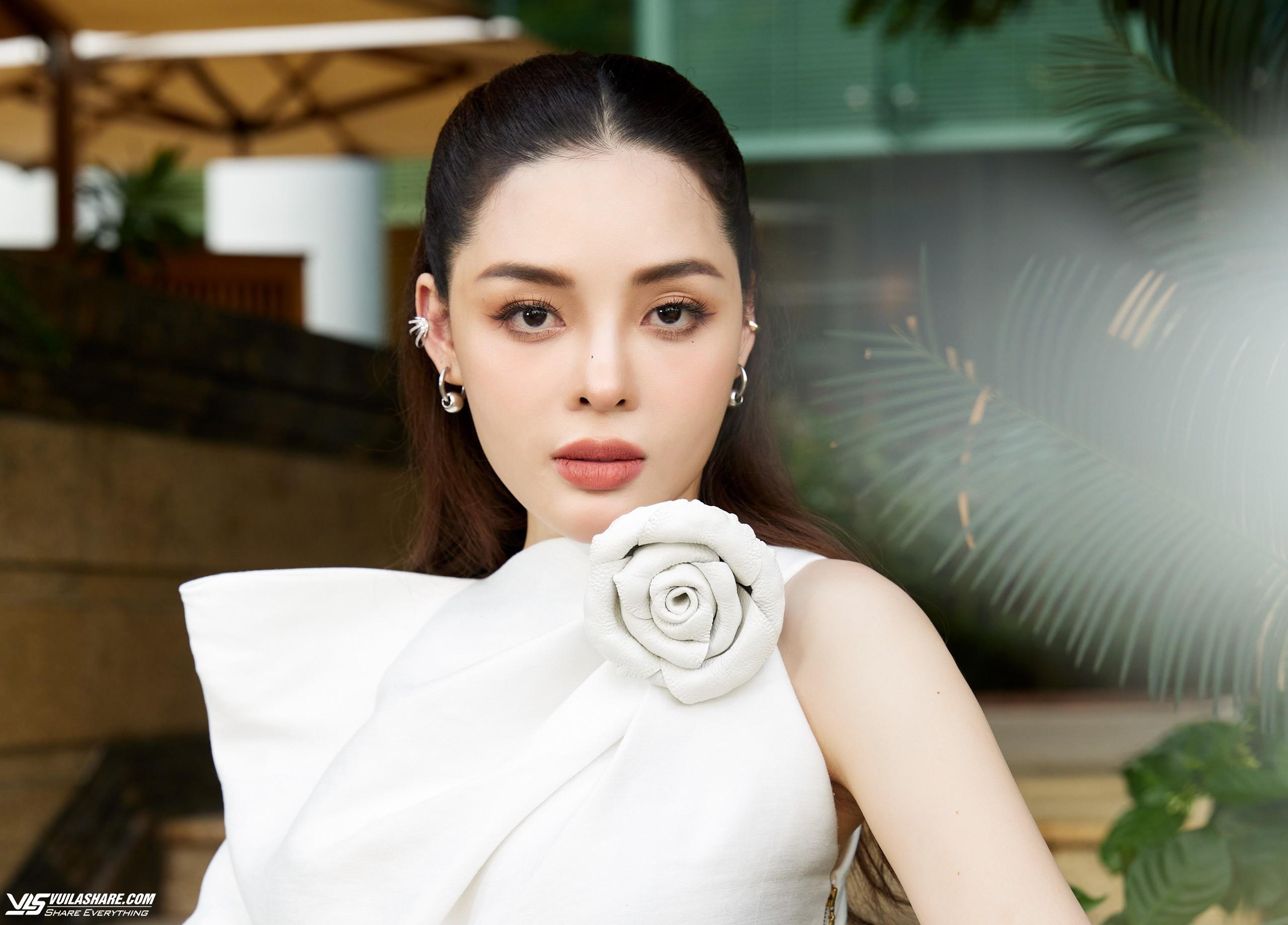 Hoa hậu Phương Hà: Tìm chỗ dựa tài chính không xấu, nhưng mình phải có giá trị- Ảnh 1.