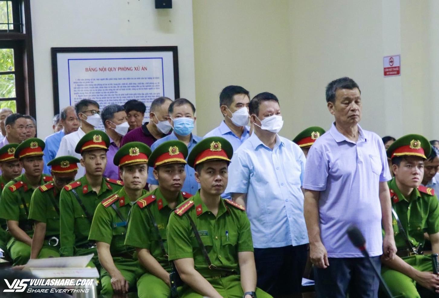 Cựu Bí thư Lào Cai Nguyễn Văn Vịnh bị tuyên 5 năm 6 tháng tù- Ảnh 2.