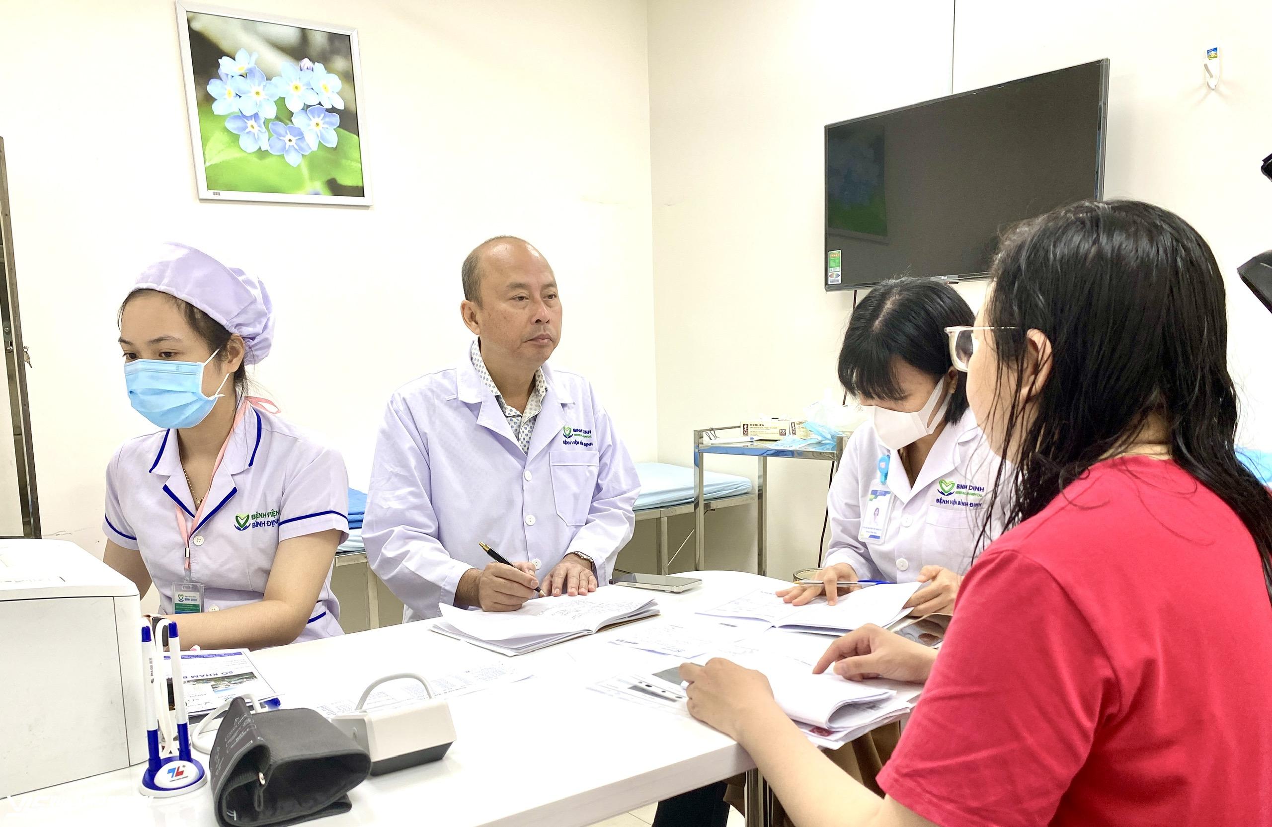 Người dân Bình Định tiếp cận được dịch vụ y tế chất lượng cao- Ảnh 1.