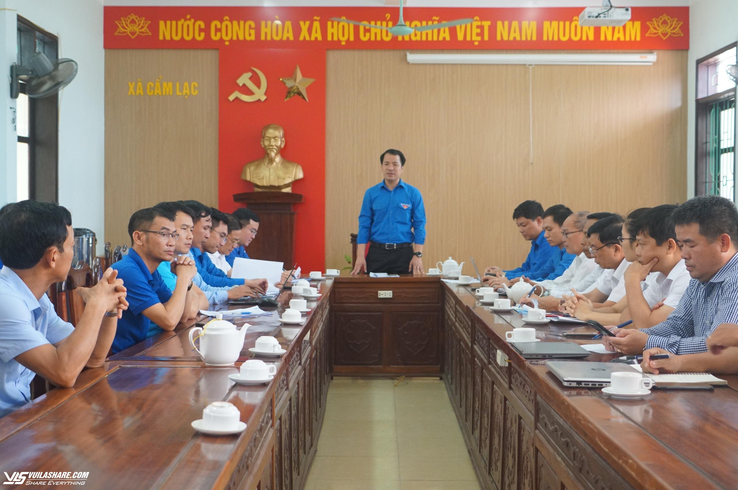 Anh Ngô Văn Cương thăm, động viên thanh niên tình nguyện hỗ trợ dự án 500 kV- Ảnh 2.