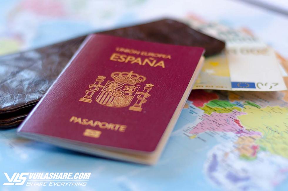 Những người cầm một trong 6 hộ chiếu này đi 194 nước không cần xin visa- Ảnh 7.