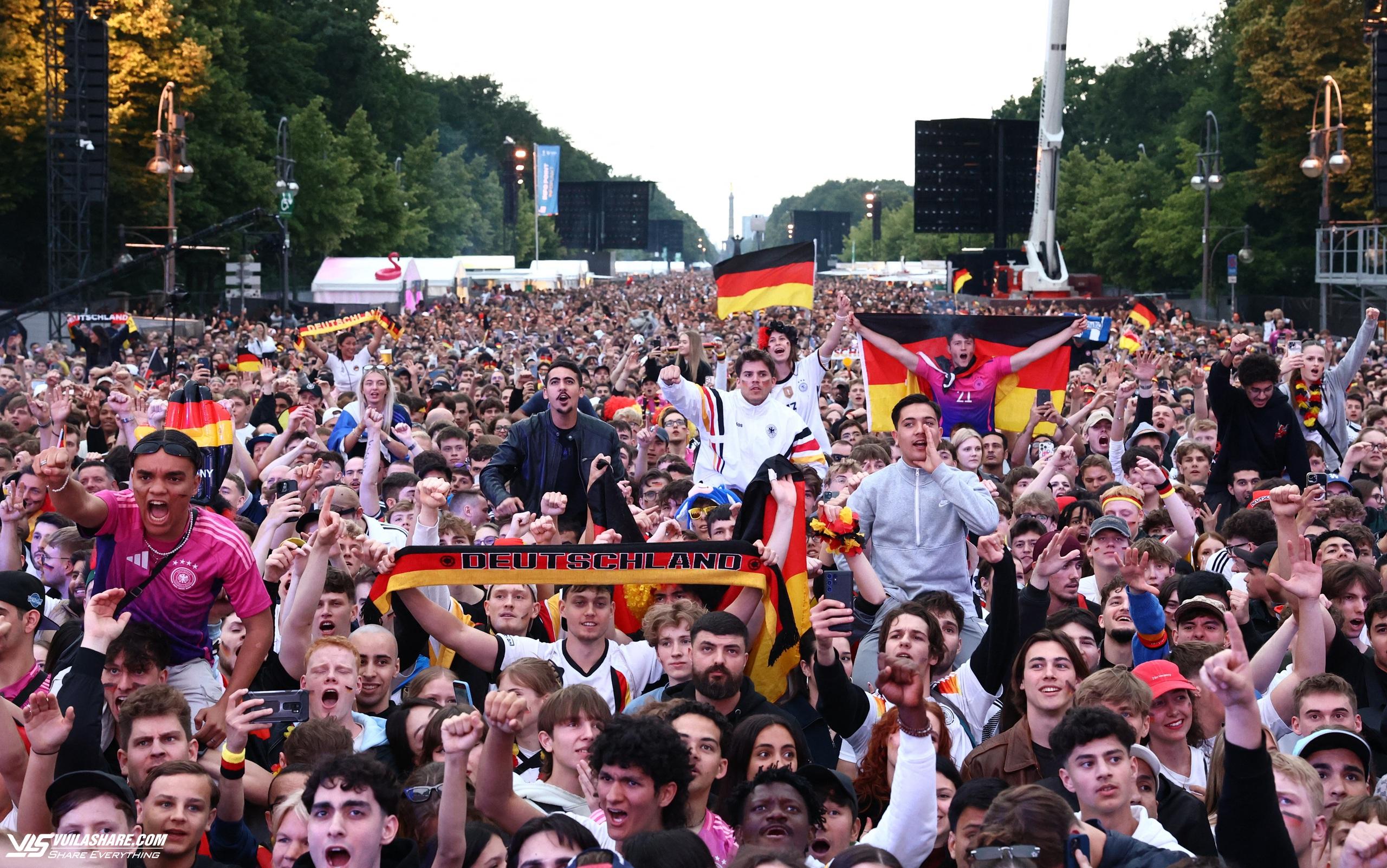EURO 2024 khai màn đẳng cấp và đầy màu sắc, nước Đức cống hiến bữa tiệc hoàn hảo- Ảnh 28.
