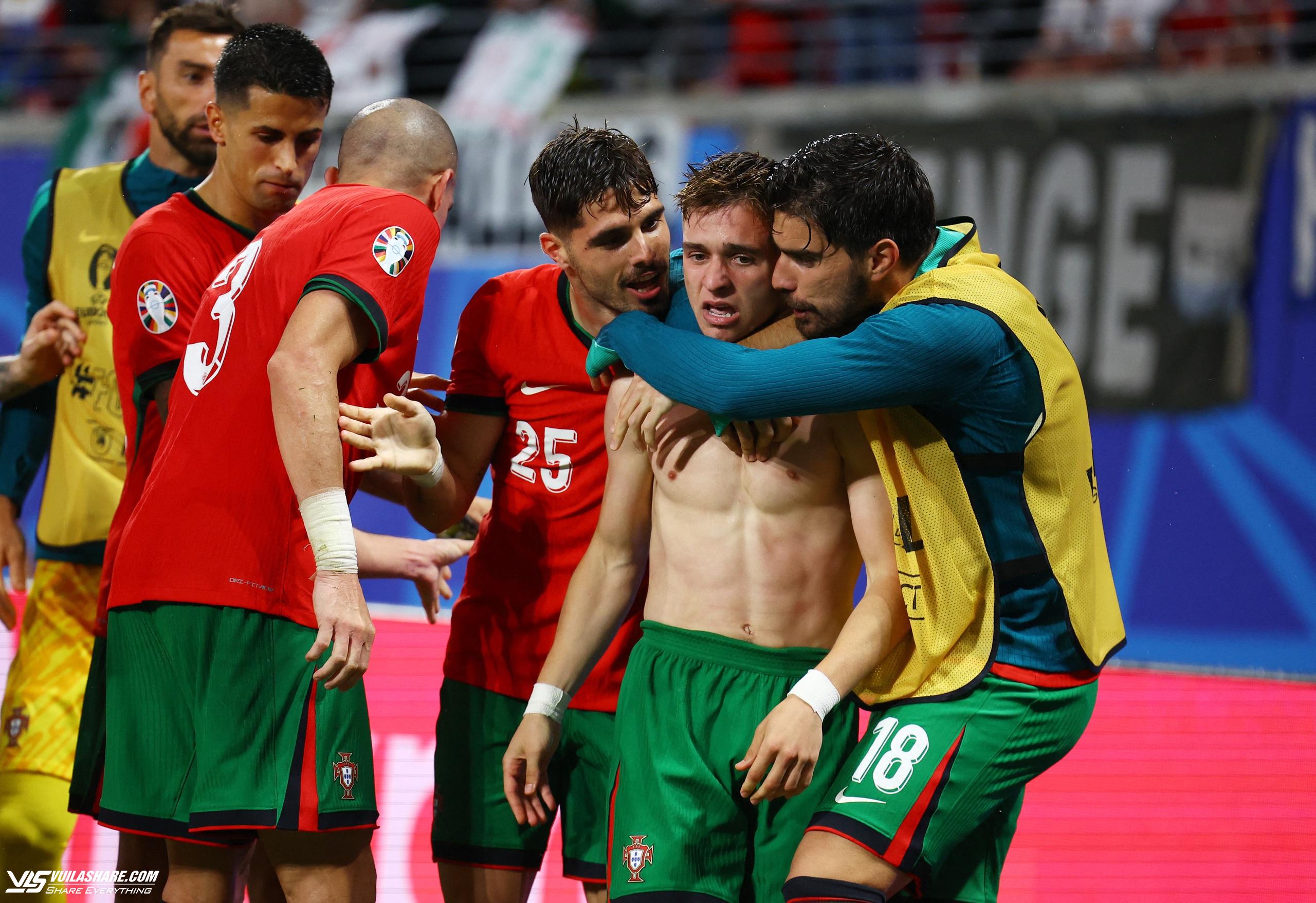 Ronaldo phung phí cơ hội, đội tuyển Bồ Đào Nha 'toát mồ hôi' mới thắng nổi CH Czech- Ảnh 8.