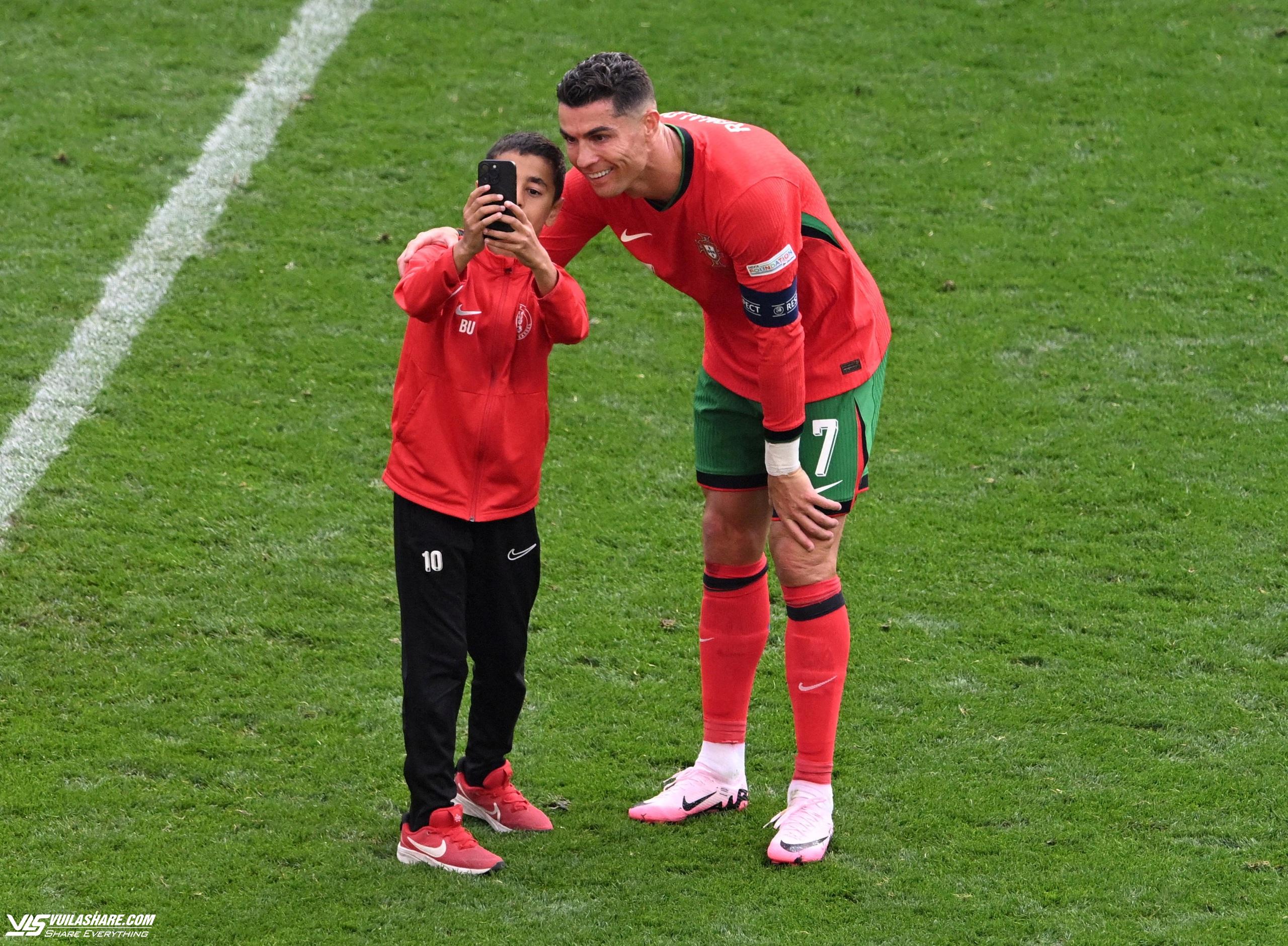 ‘Ông già gân’ Pepe: Người chẳng thể bị hào quang của Ronaldo che mờ- Ảnh 1.
