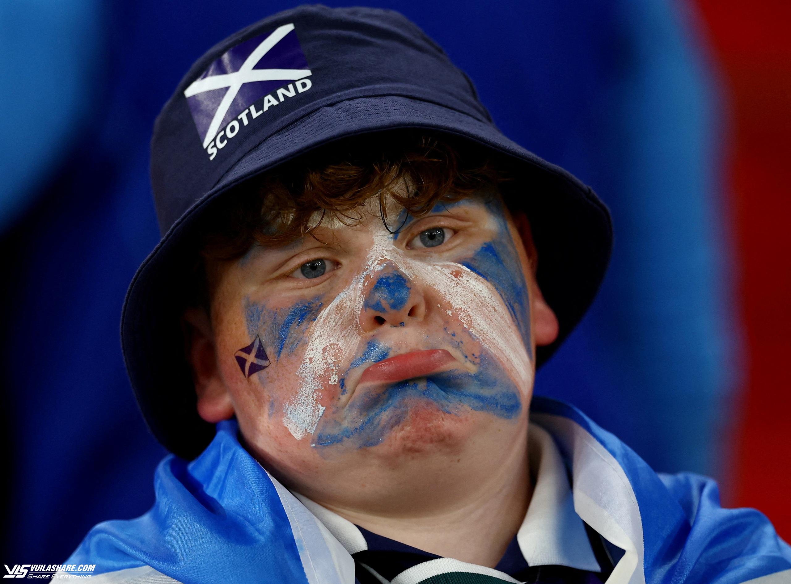 CĐV Scotland rơi nước mắt, HLV Steve Clarke tức tưởi, đòi kiện trọng tài lên UEFA- Ảnh 8.
