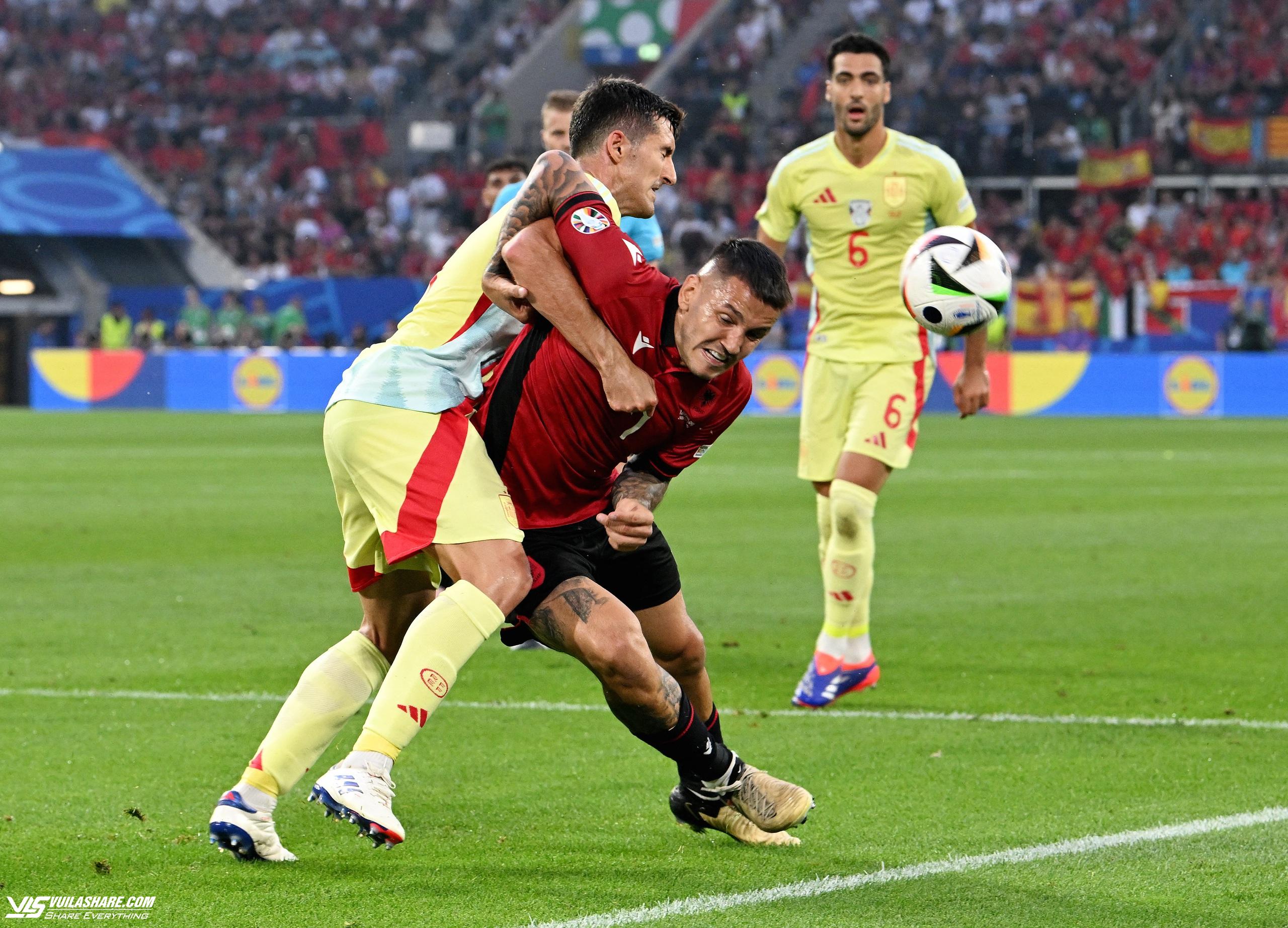 Thắng dễ Albania, đội tuyển Tây Ban Nha vào vòng play-off với ngôi đầu bảng 'tử thần'- Ảnh 4.