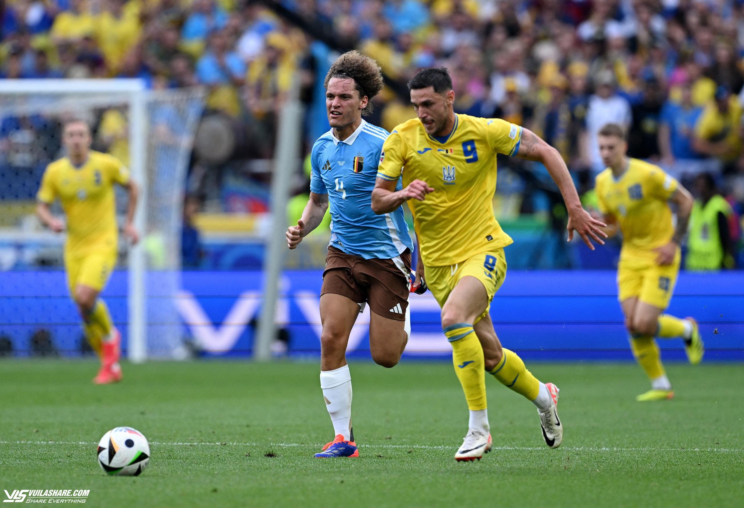 Lukaku vẫn ‘ghét’ ghi bàn, đội tuyển Bỉ bị Ukraine cầm hòa, đấu Pháp ở vòng play-off- Ảnh 4.