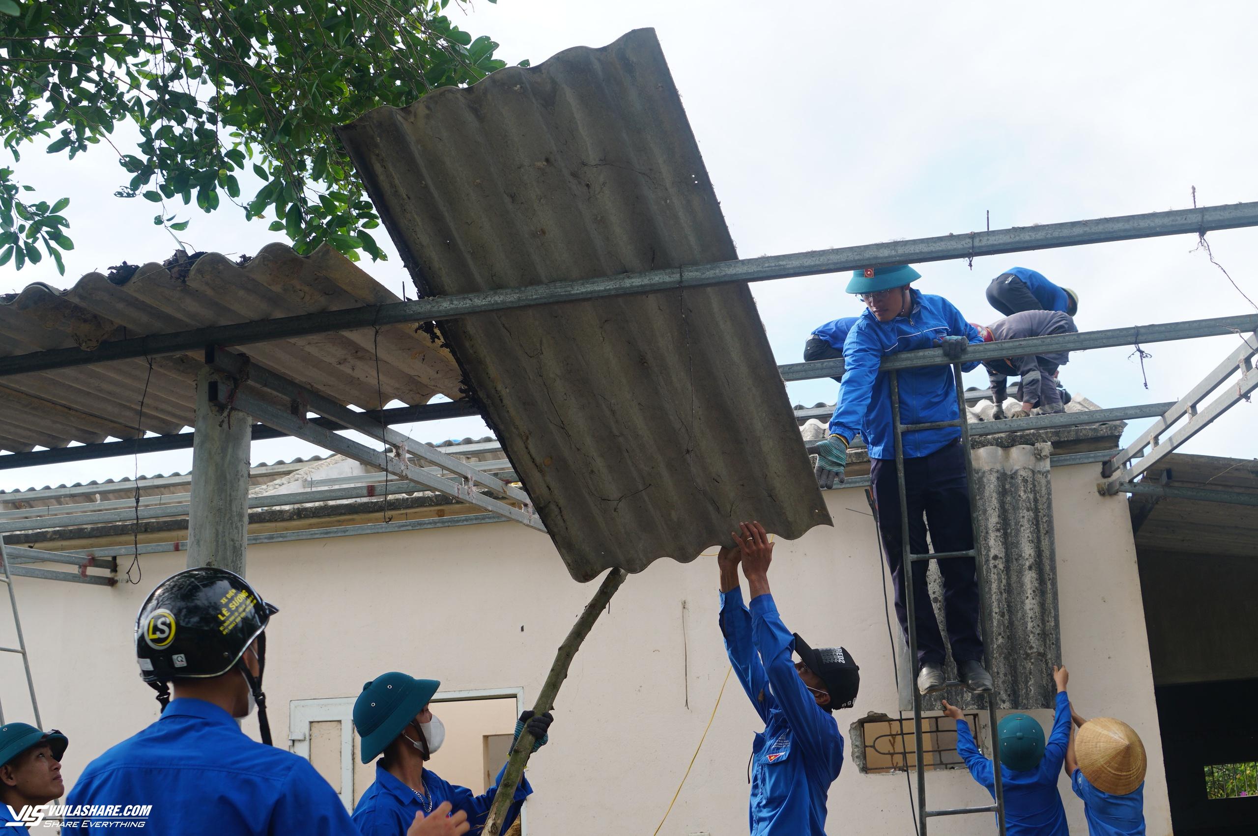 Anh Ngô Văn Cương thăm, động viên thanh niên tình nguyện hỗ trợ dự án 500 kV- Ảnh 4.