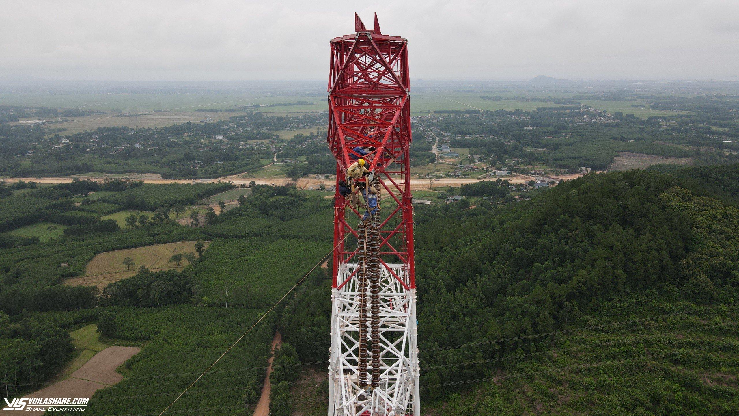 Cận cảnh công trường xây dựng đường dây 500 kV mạch 3 qua Hà Tĩnh- Ảnh 2.