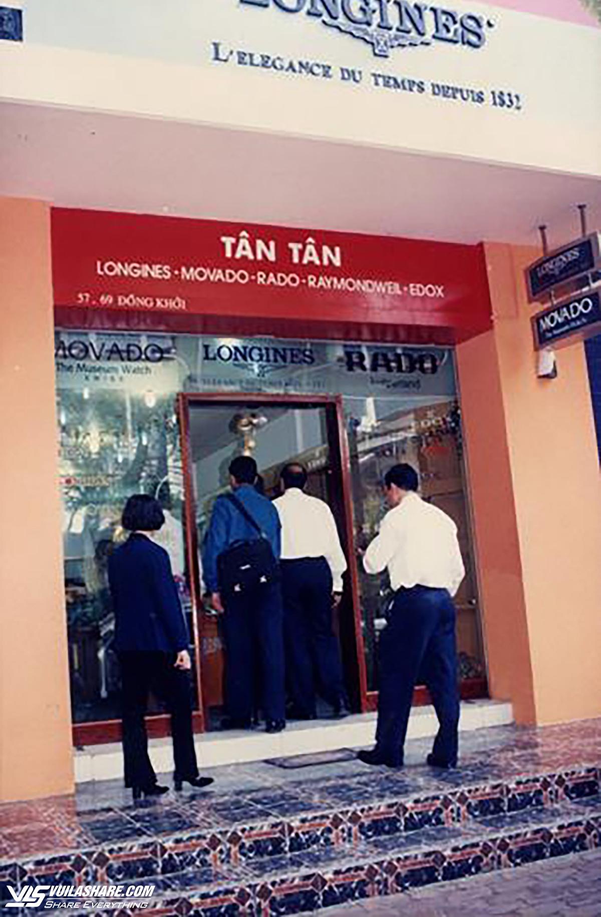 Cửa hàng Tân Tân 57-69 Đồng Khởi năm 2000