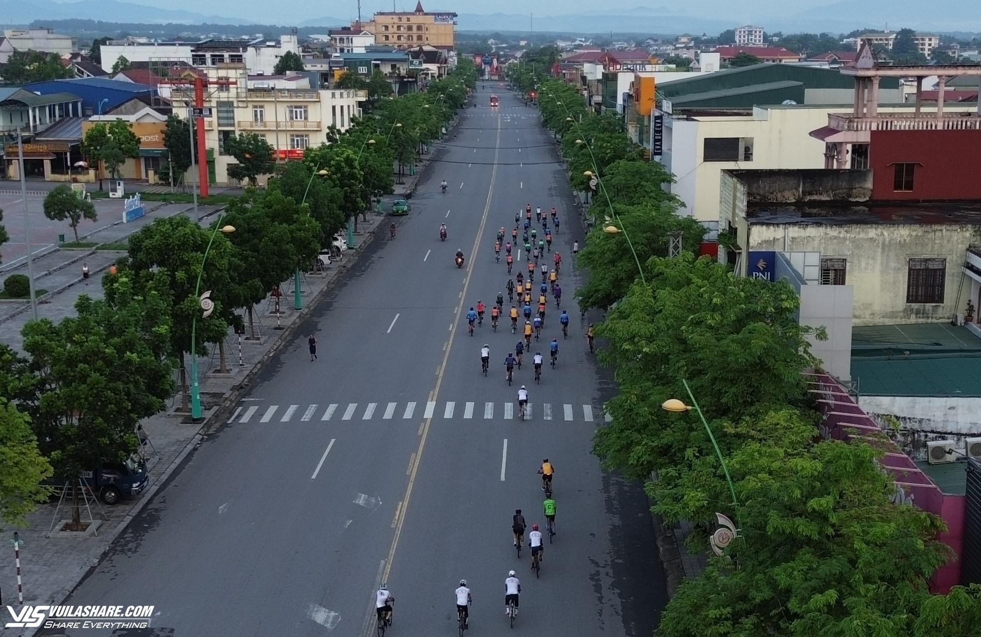 Ngắm các ‘bóng hồng’ duyên dáng sắp tranh tài tại Ngày hội đạp xe Vì hòa bình- Ảnh 8.