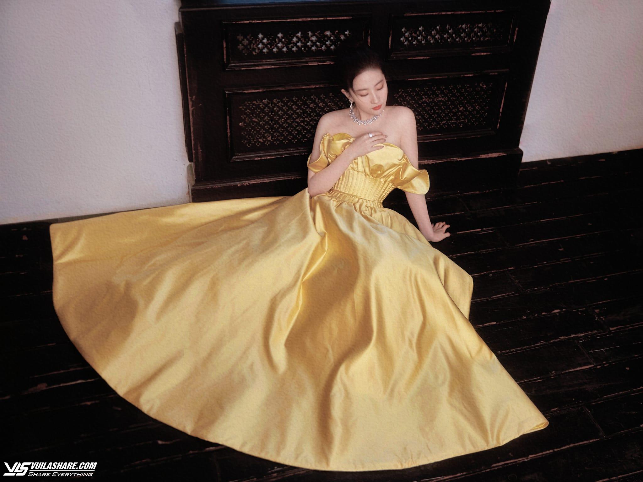 Chiếc váy của Lưu Diệc Phi gây sốt với cảm hứng từ trang phục Hanbok- Ảnh 11.