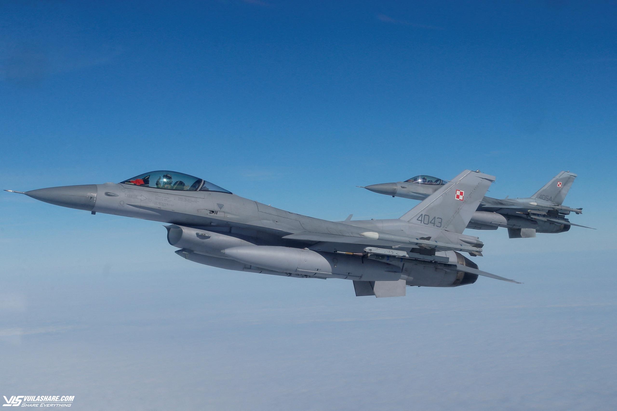 Nga cảnh báo sẽ tấn công bên ngoài Ukraine vì F-16- Ảnh 1.