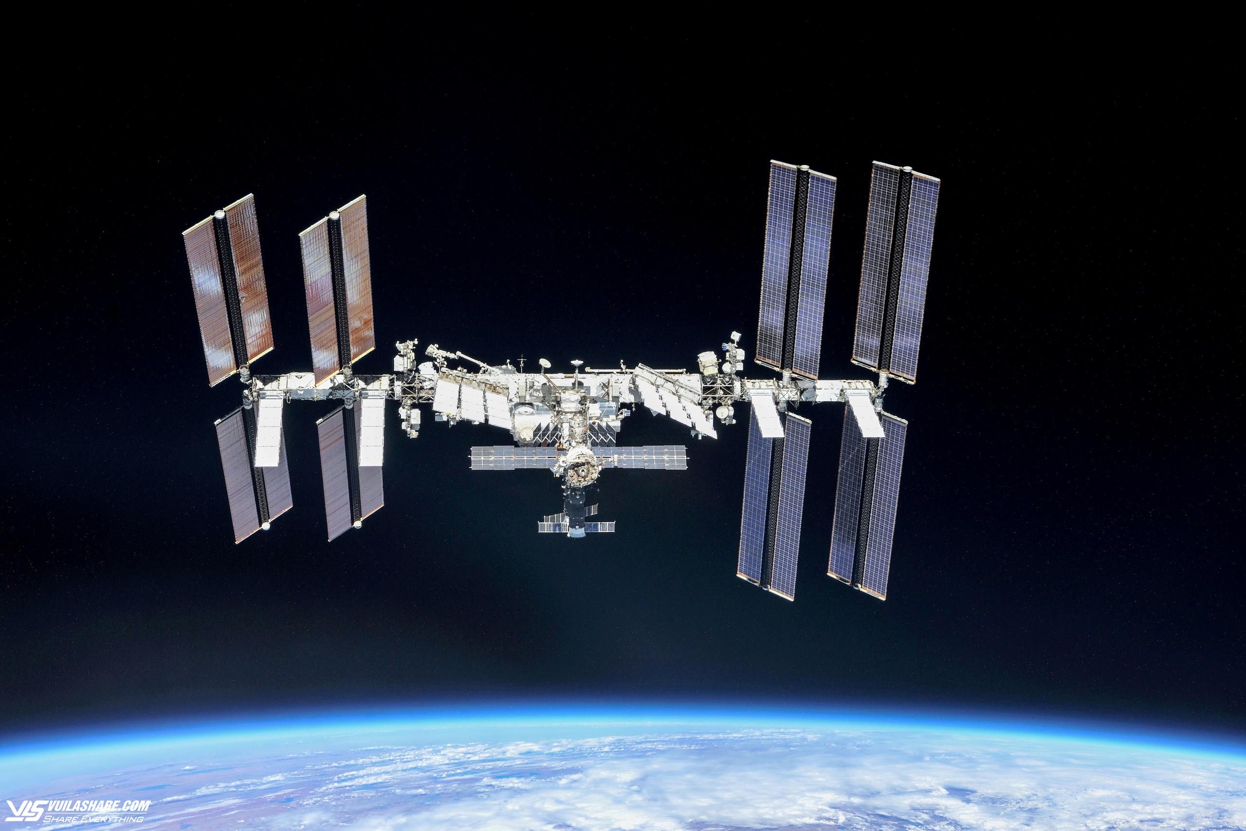 NASA chọn SpaceX để đưa trạm không gian ISS về 'nghĩa địa' Thái Bình Dương- Ảnh 1.