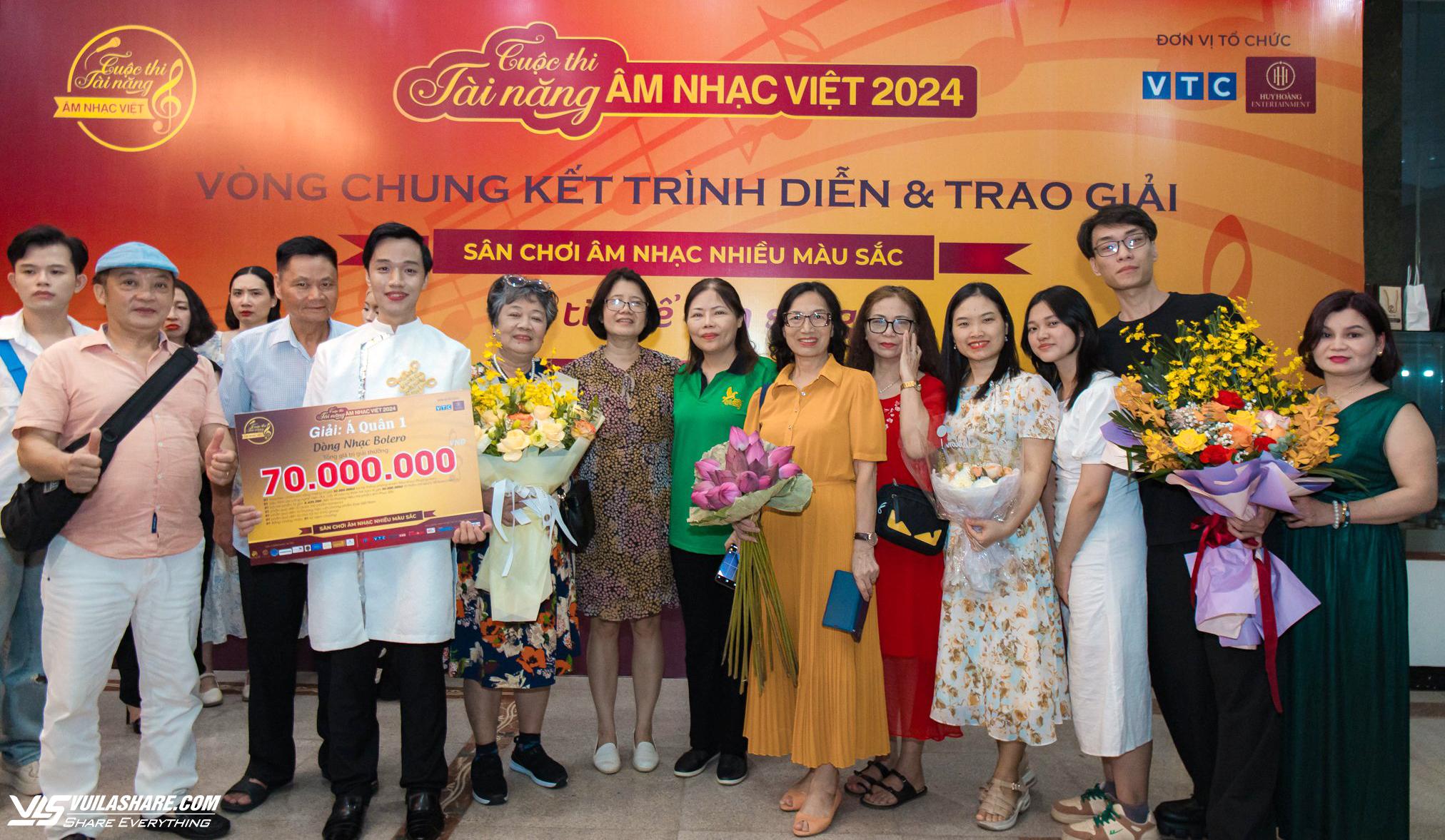 Á quân Tài năng âm nhạc Việt 2024 là bước đệm để Phi Hoàng theo đuổi đam mê ca hát