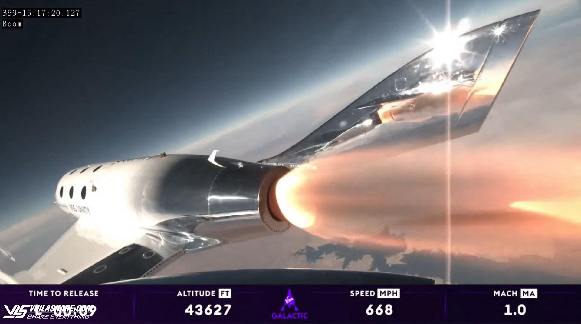 Virgin Galactic đưa 4 du khách lên không gian, sẽ bay 125 chuyến/năm- Ảnh 2.