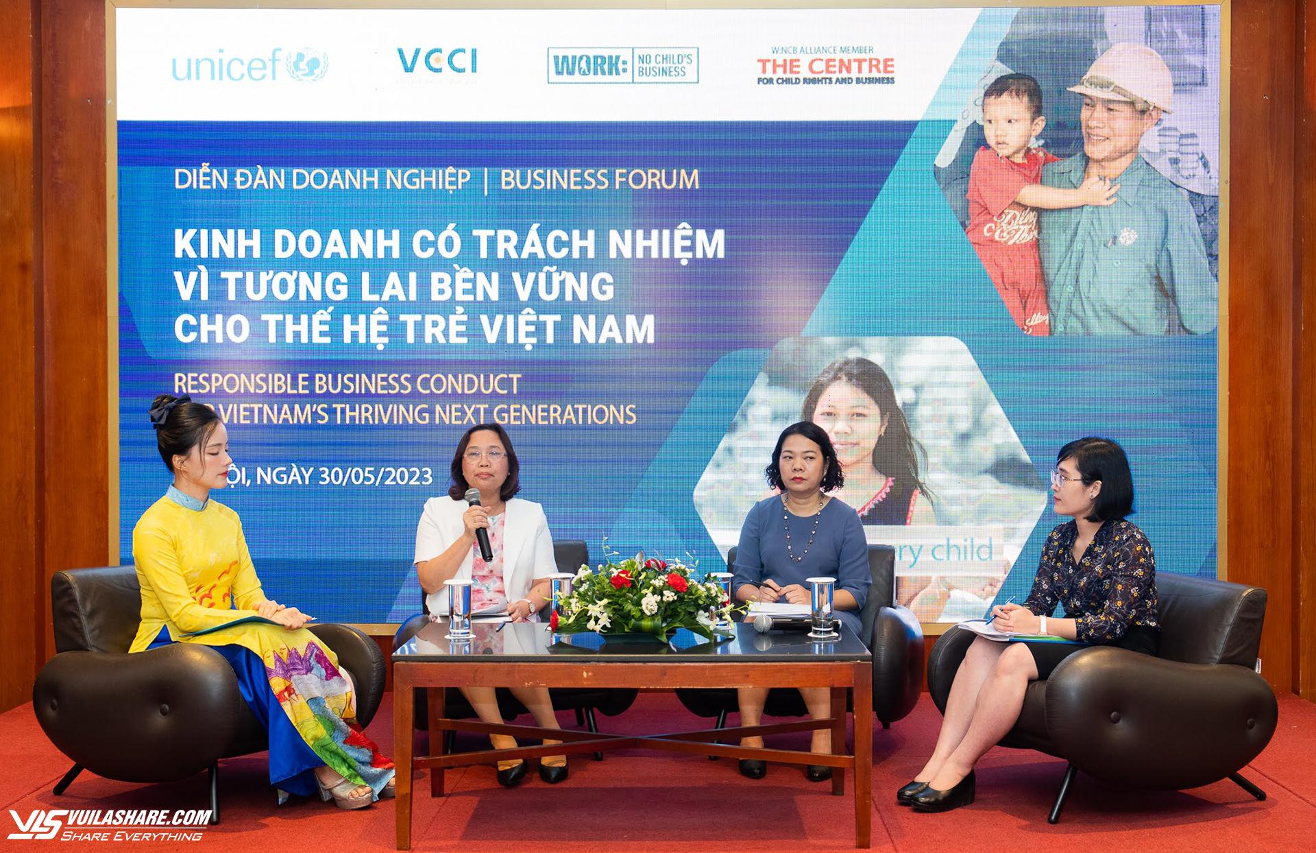 Diễn đàn Doanh nghiệp do VCCI phối hợp với UNICEF tổ chức với chủ đề Kinh doanh có trách nhiệm, gắn với quyền trẻ em, nhận được nhiều sự quan tâm của cộng đồng doanh nghiệp. Nguồn ảnh: VCCI