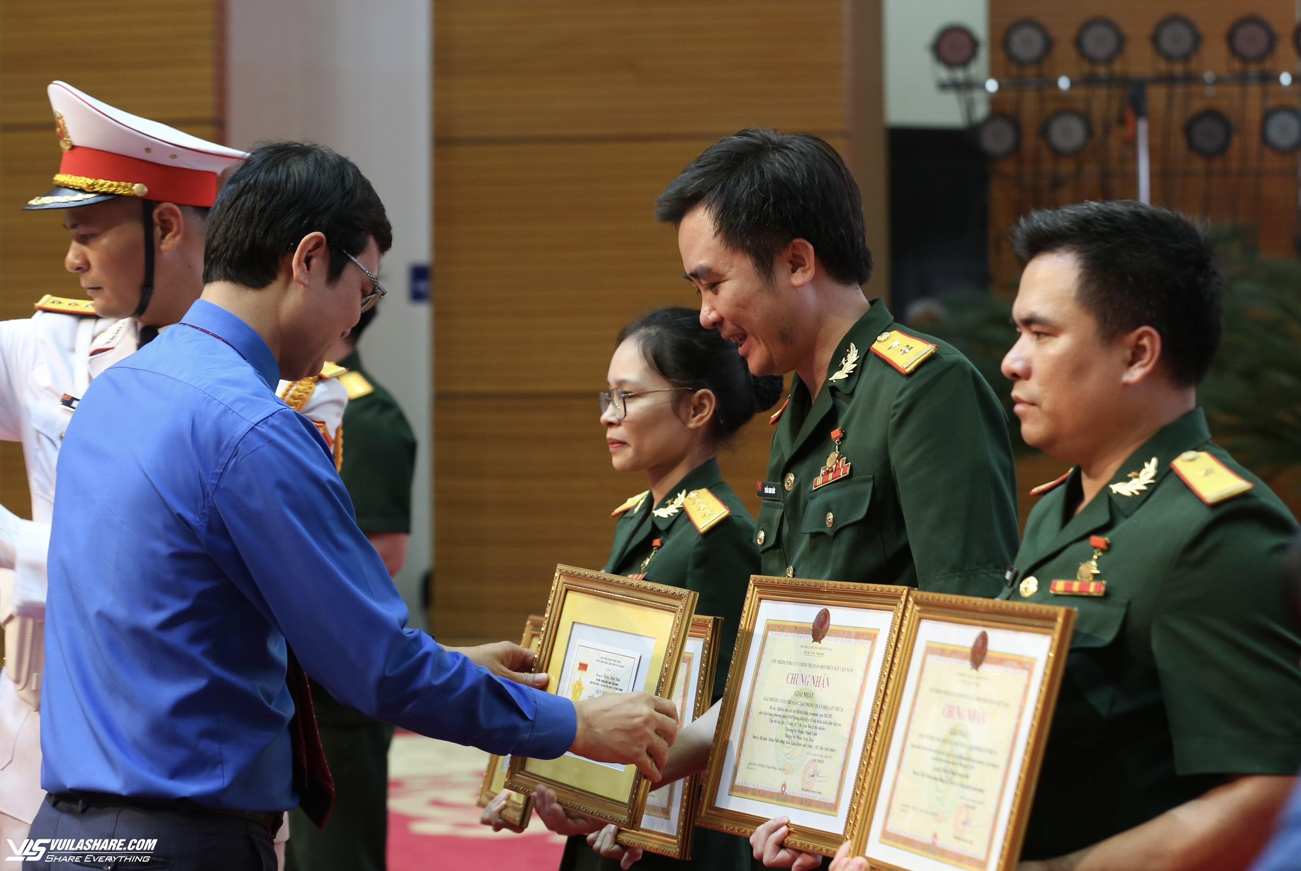 Đại tướng Phan Văn Giang: 'Tôi rất ấn tượng với giải thưởng Tuổi trẻ sáng tạo'- Ảnh 3.