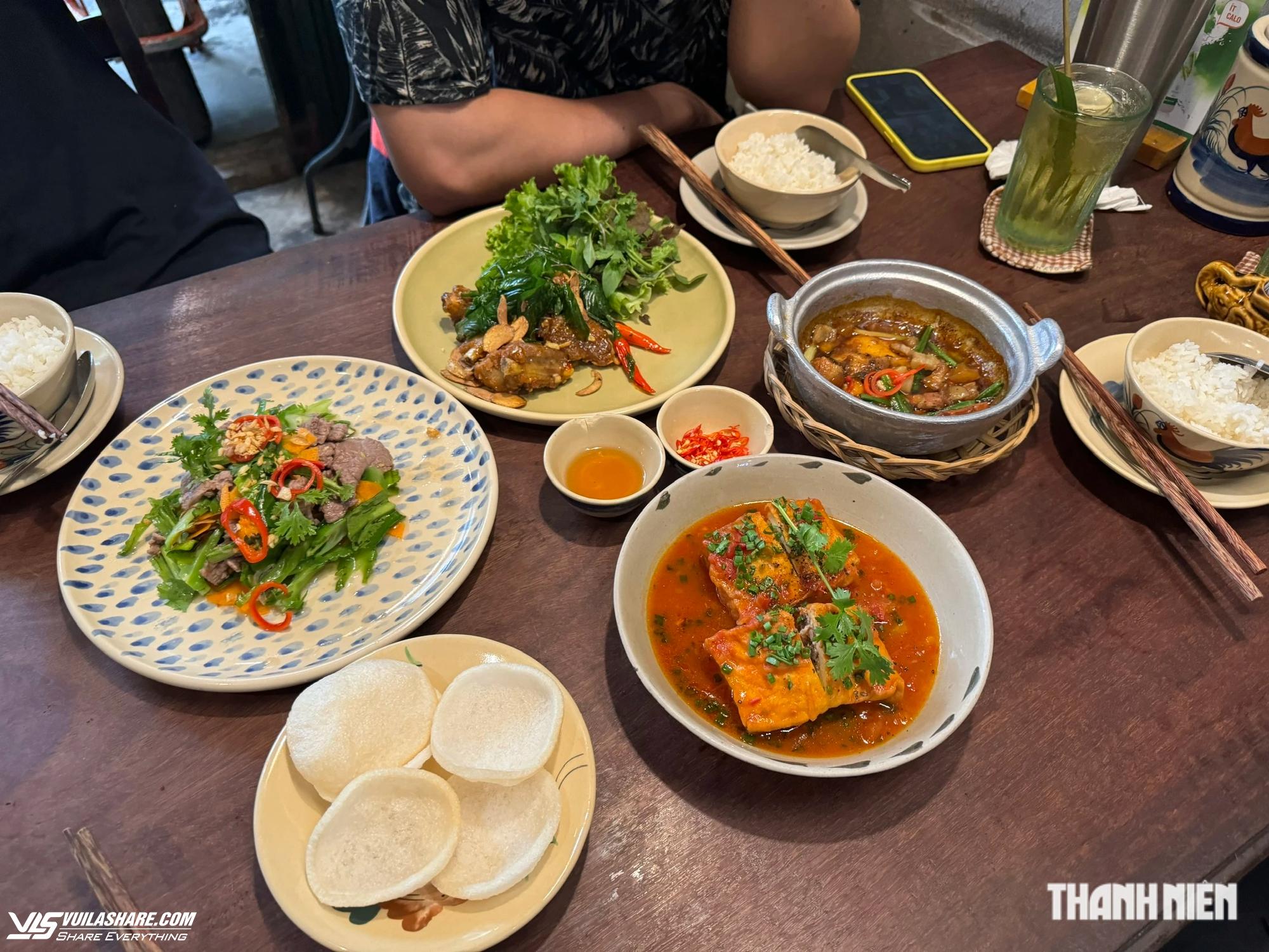 Quán ăn miền Tây ở Hà Nội vào top Bib Gourmand 2024 của sao Michelin - Ảnh 10.