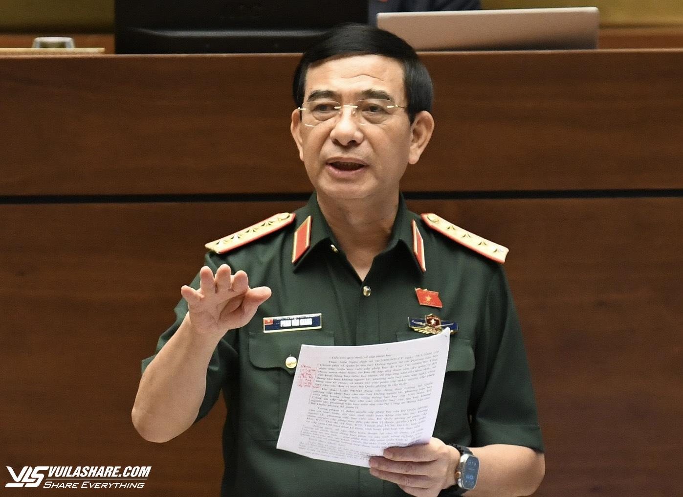 Bộ trưởng Bộ Quốc phòng nói về quyền bắn hạ phương tiện bay không người lái- Ảnh 1.