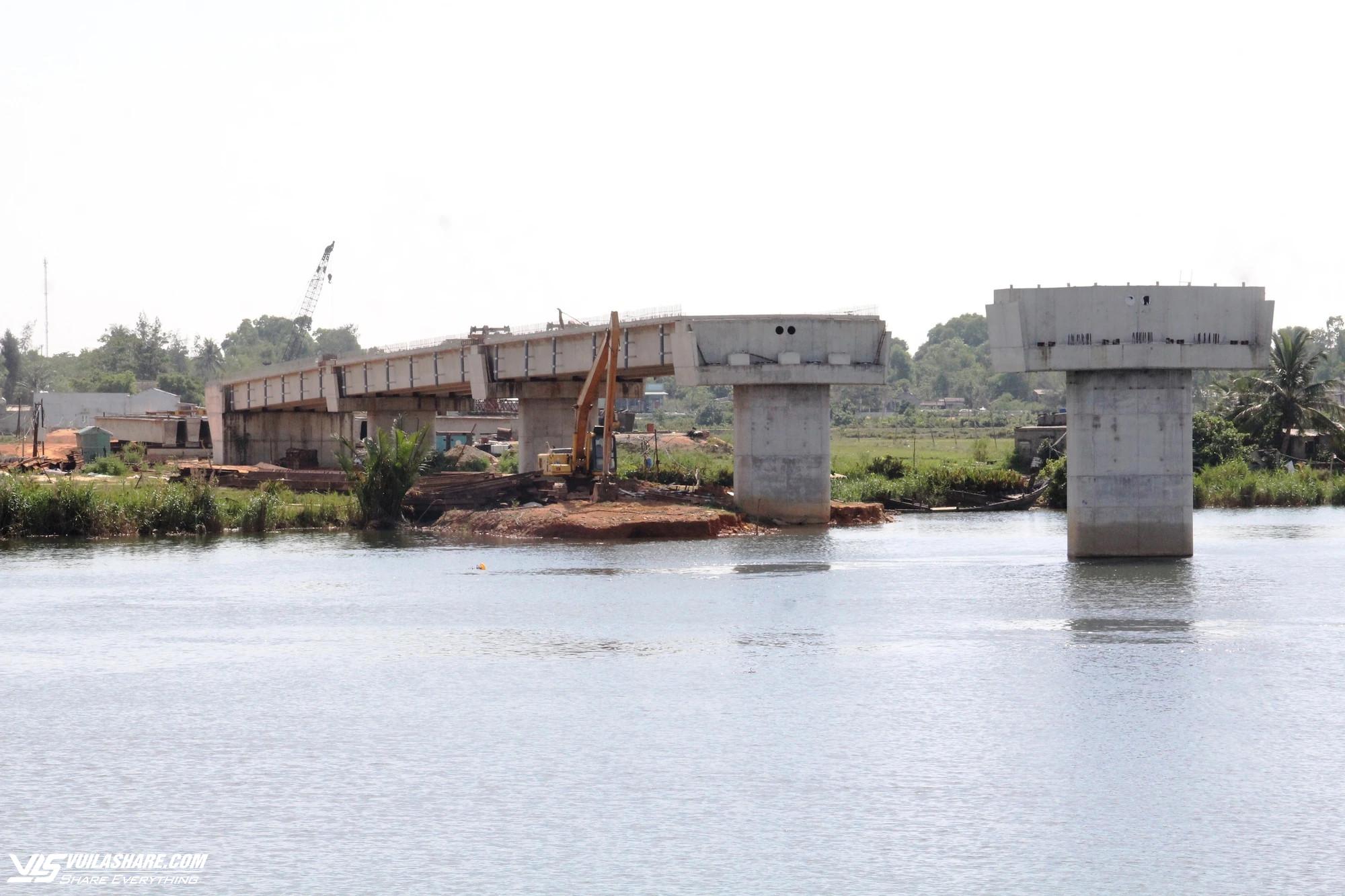 Quảng Nam: Kiểm điểm trách nhiệm vì xây cầu 220 tỉ chậm tiến độ- Ảnh 1.