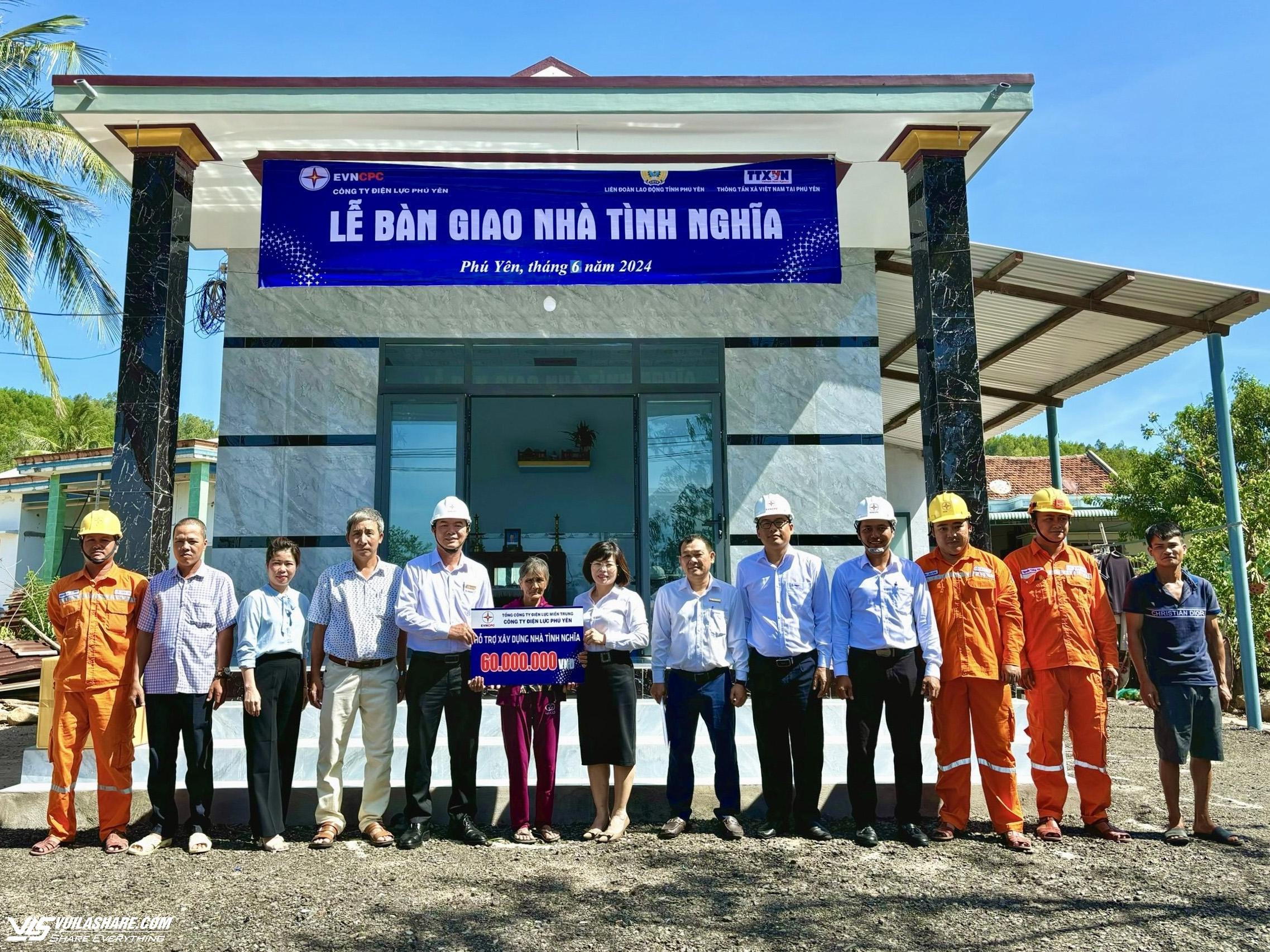Điện lực Phú Yên hoàn thành chương trình xây nhà tình nghĩa năm 2024- Ảnh 1.