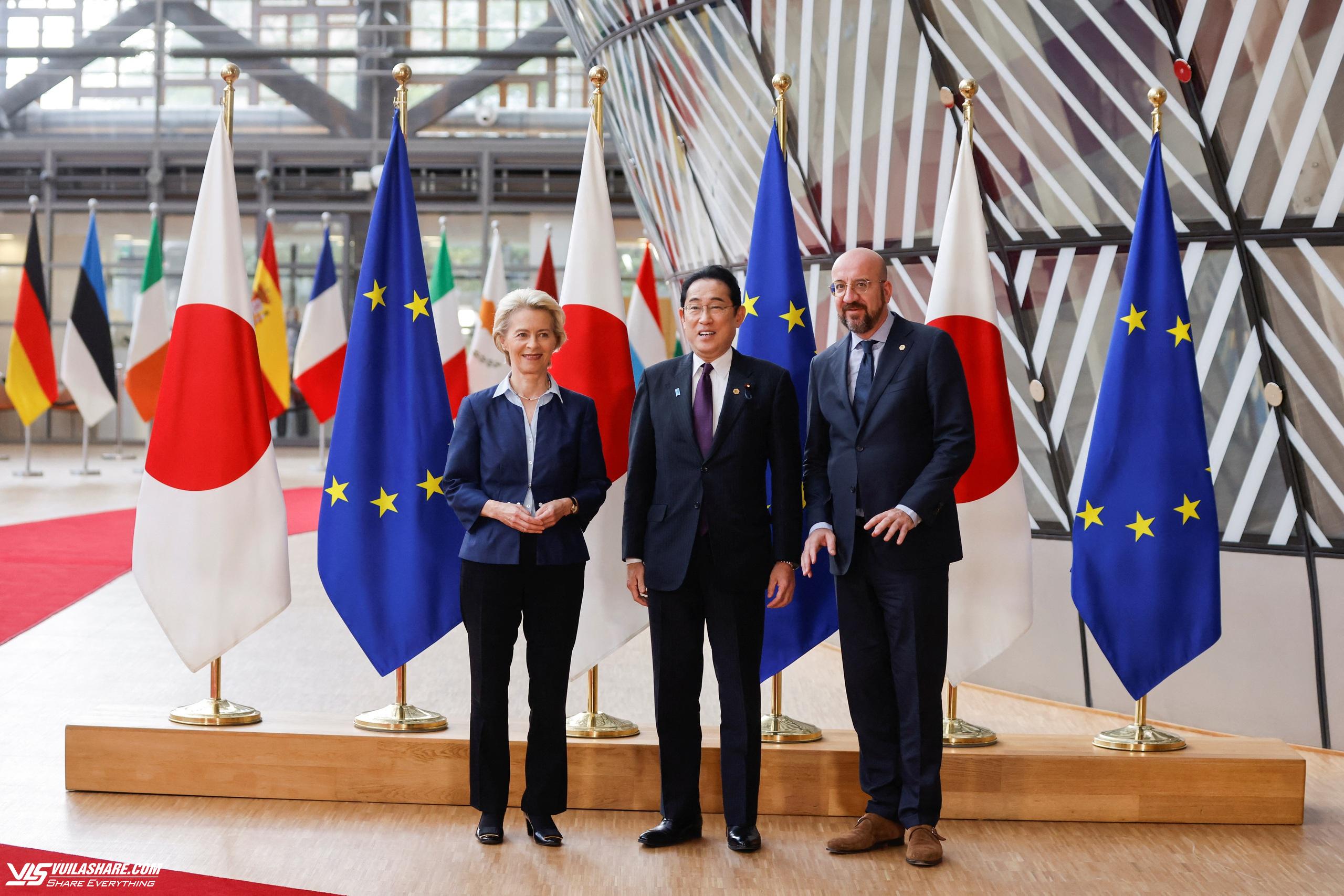 EU tính đường hợp tác công nghiệp quốc phòng Nhật Bản, Hàn Quốc- Ảnh 1.