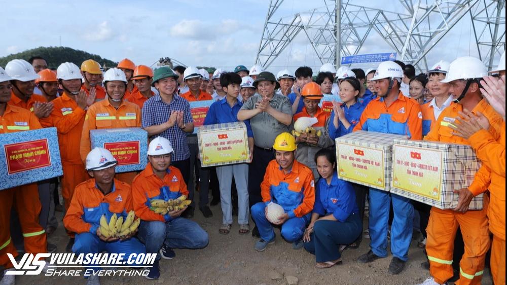 Thủ tướng tuyên dương công nhân và thanh niên tham gia xây dựng đường dây 500 kV- Ảnh 1.