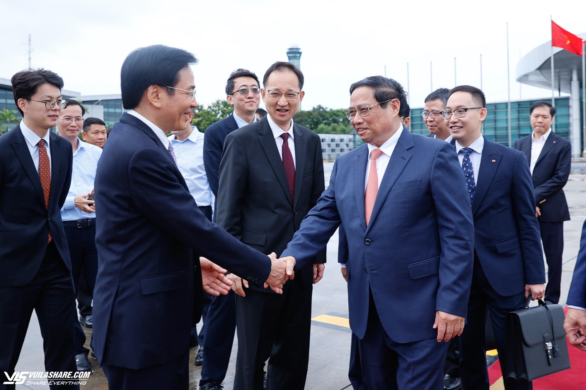 Thủ tướng Phạm Minh Chính rời Hà Nội công du Trung Quốc- Ảnh 3.