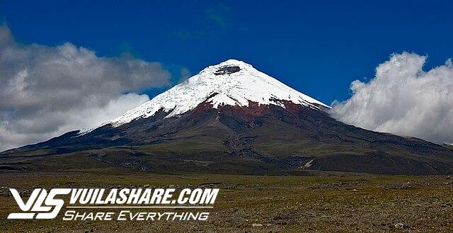 Tới Ecuador thăm thủ đô với nhiều hàng thủ công đẹp, biển xanh, núi lửa hùng vĩ- Ảnh 1.