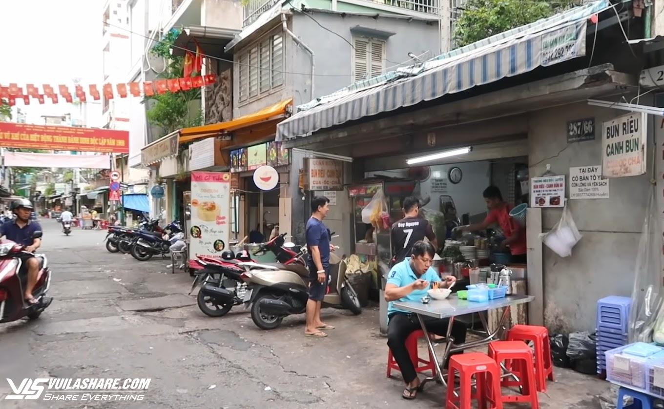 Đi ăn bún riêu tại TP.HCM tham khảo ngay những tiệm sau- Ảnh 4.