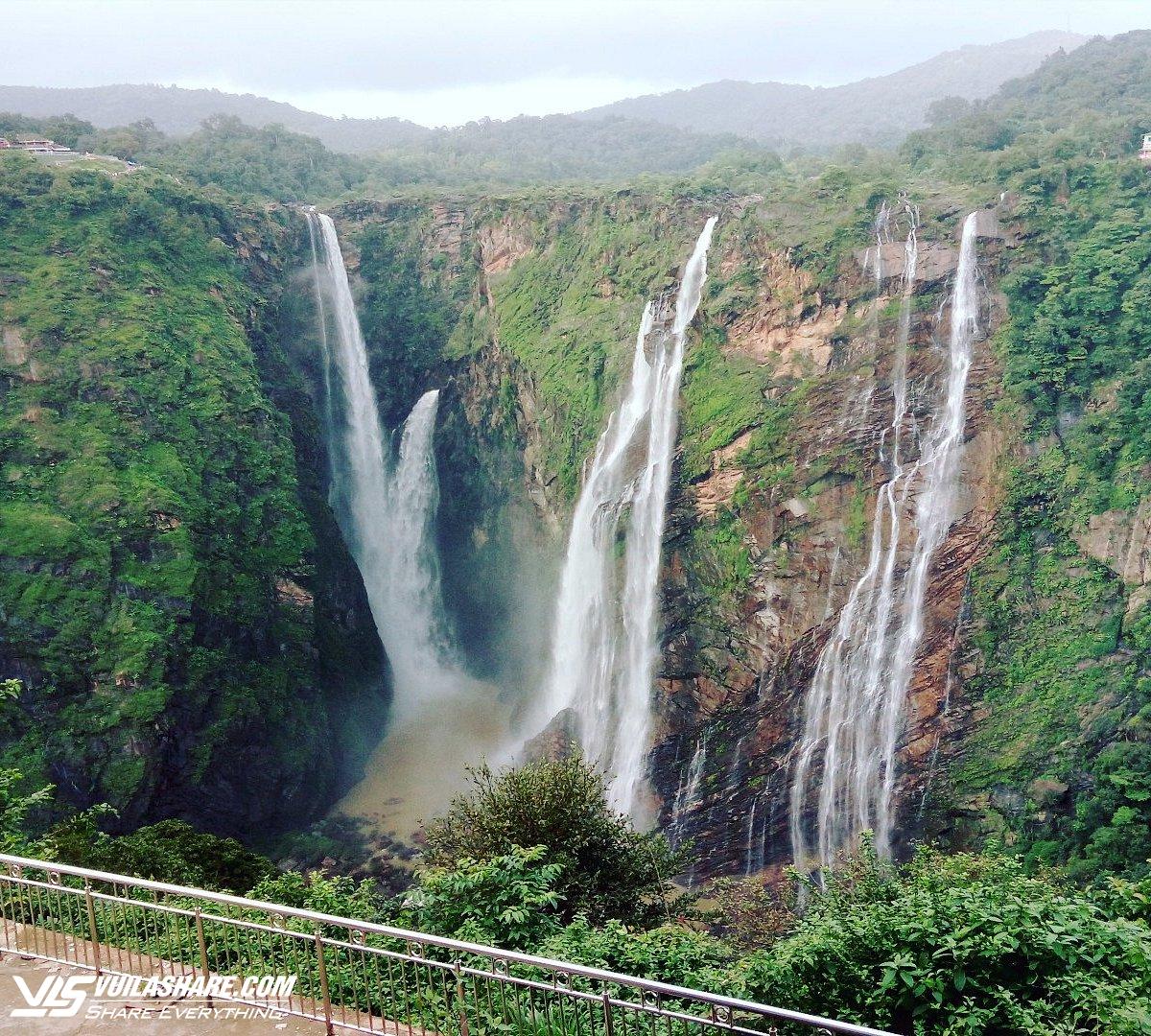 Cùng khám phá những thác nước đẹp ngỡ ngàng tại Ấn Độ- Ảnh 3.