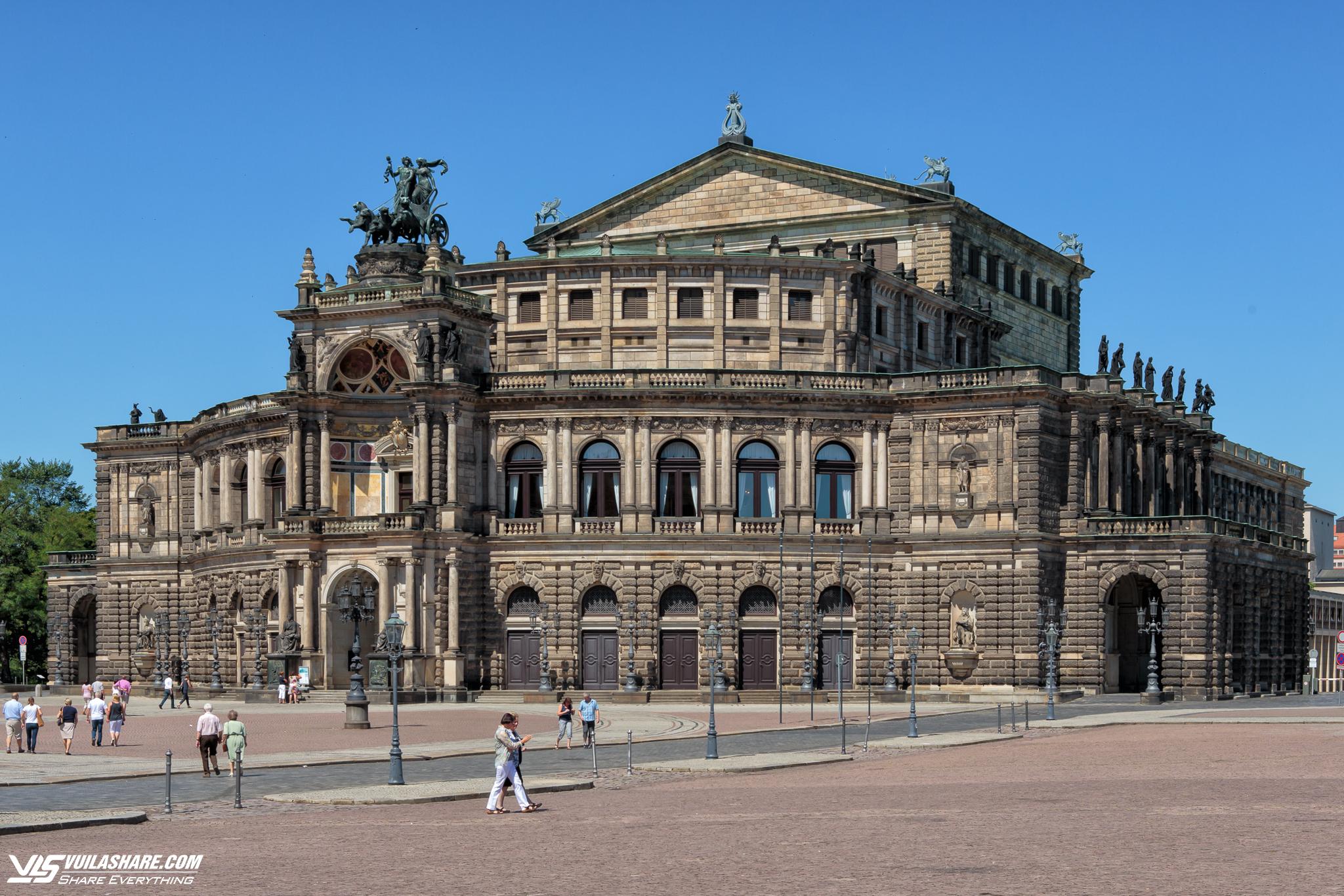 Các nhà hát nổi tiếng tại Đức, điểm đến hấp dẫn với người yêu nghệ thuật- Ảnh 5.