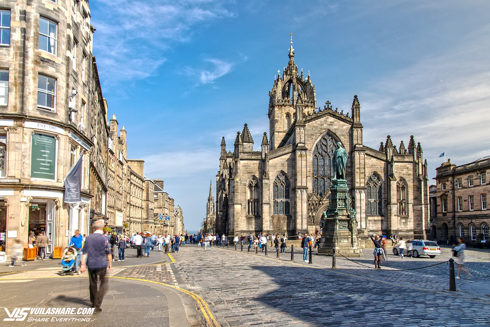 Tham quan những công trình kiến trúc tôn giáo lâu đời, nổi bật của Scotland- Ảnh 1.