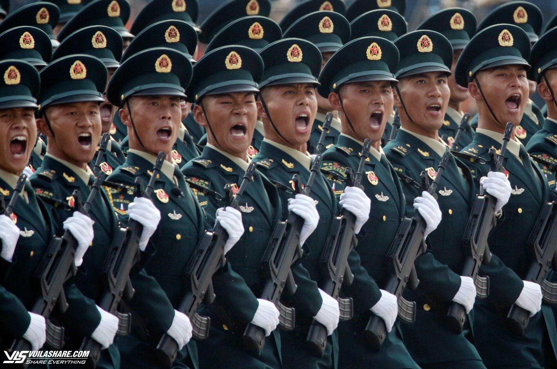 2 nhân viên quân sự Trung Quốc bán lô tài liệu mật chưa tới 100 ngàn đồng- Ảnh 1.