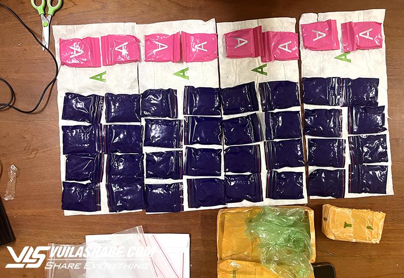 Quảng Bình: Nhiều lực lượng phối hợp bắt nghi phạm vận chuyển gần 8.000 viên ma túy- Ảnh 2.