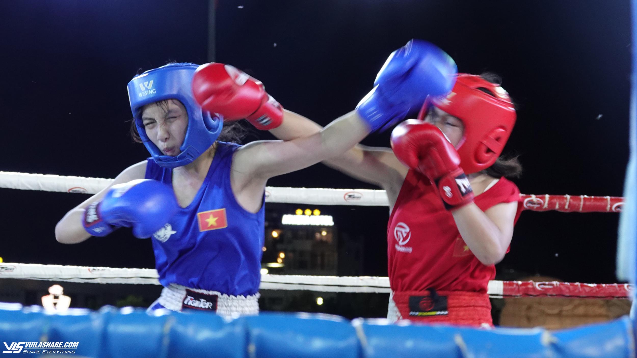 Sôi nổi giải vô địch trẻ kickboxing tỉnh Bình Định- Ảnh 1.