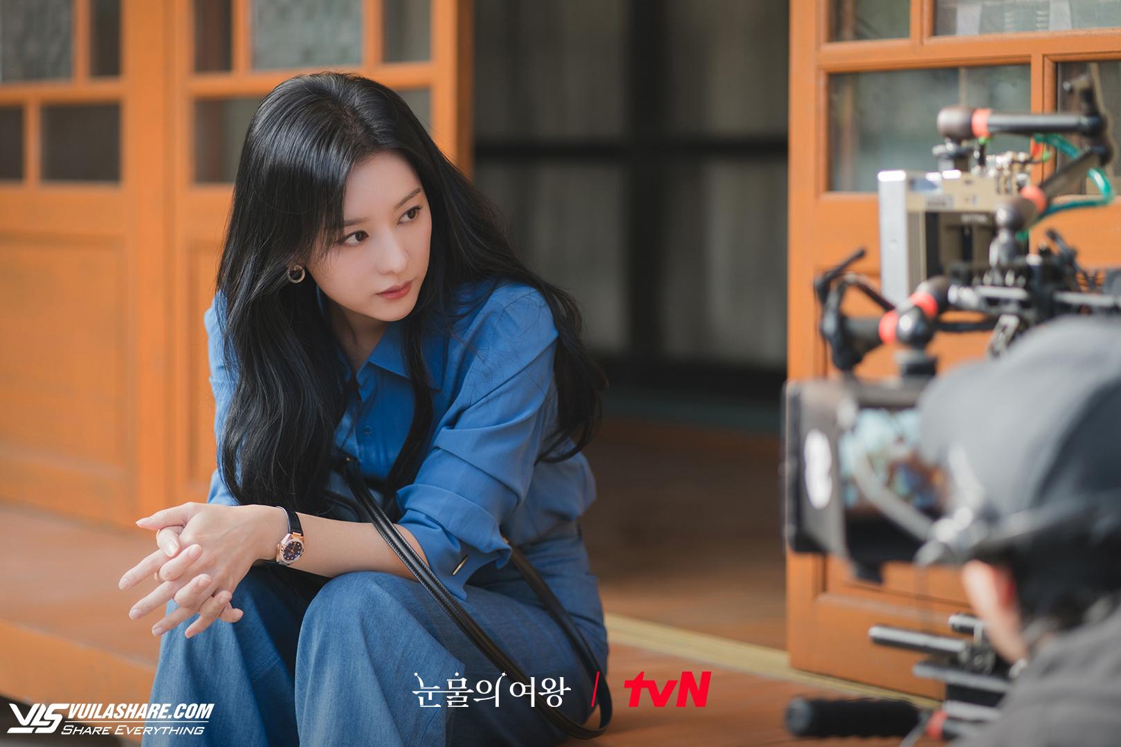 'Nữ hoàng nước mắt' Kim Ji Won hóa nữ thần trong bộ ảnh mới- Ảnh 11.