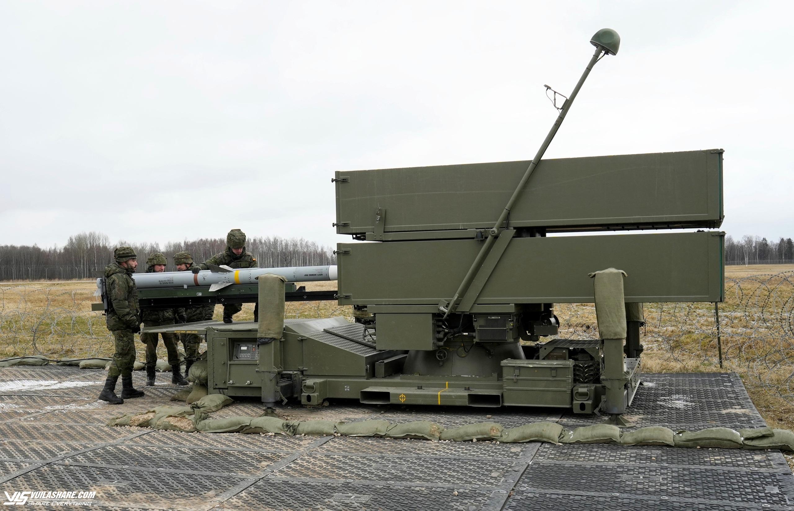 Mỹ ưu tiên tên lửa Patriot cho Ukraine, ngừng giao hàng các nơi khác- Ảnh 1.