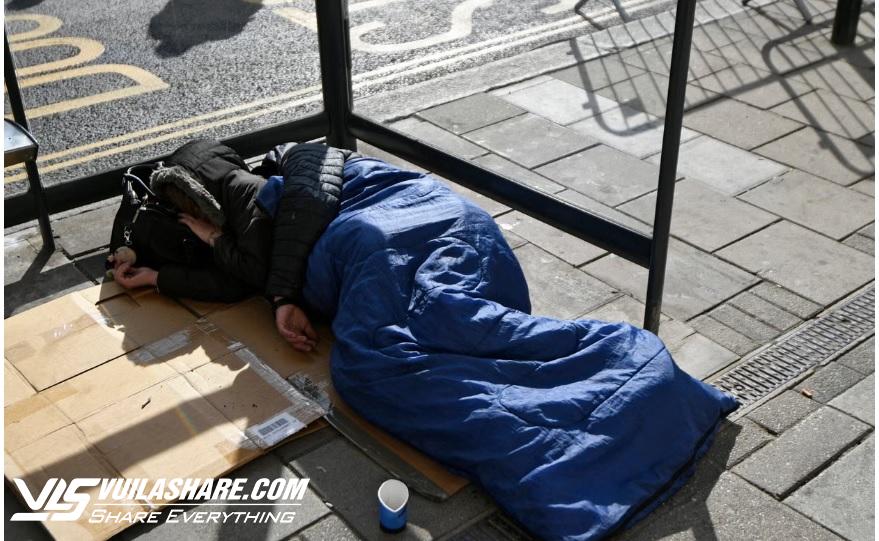 Số người ngủ trên phố ở London tăng lên mức cao kỷ lục- Ảnh 1.