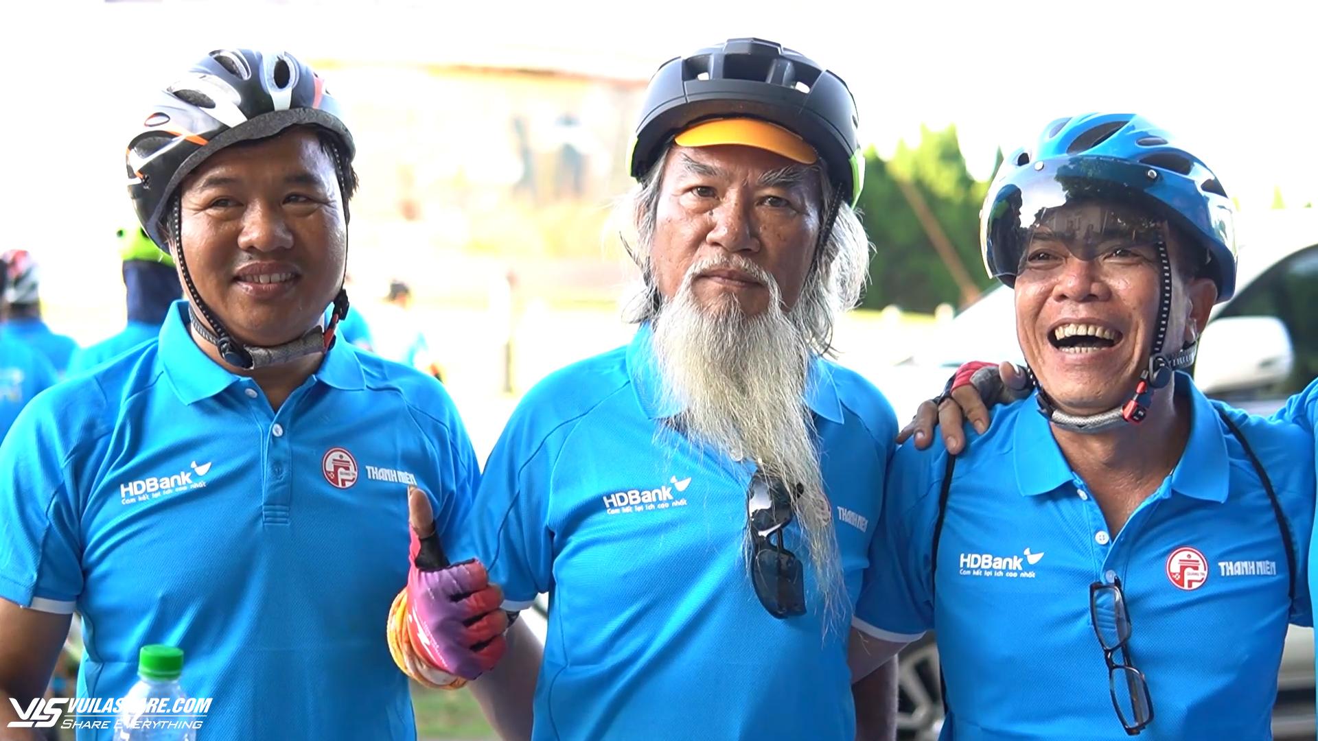 'Lão gia' làng xe đạp phong trào Việt Nam với bộ râu độc nhất vô nhị: Cứ có giải là đi- Ảnh 2.