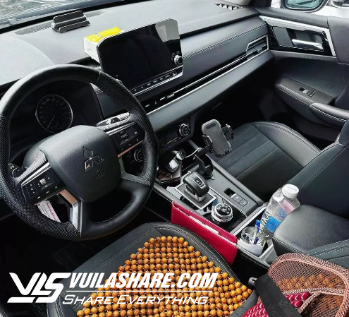 Mitsubishi Outlander 2025 xuất hiện tại Việt Nam, có cứu vãn được doanh số?- Ảnh 2.