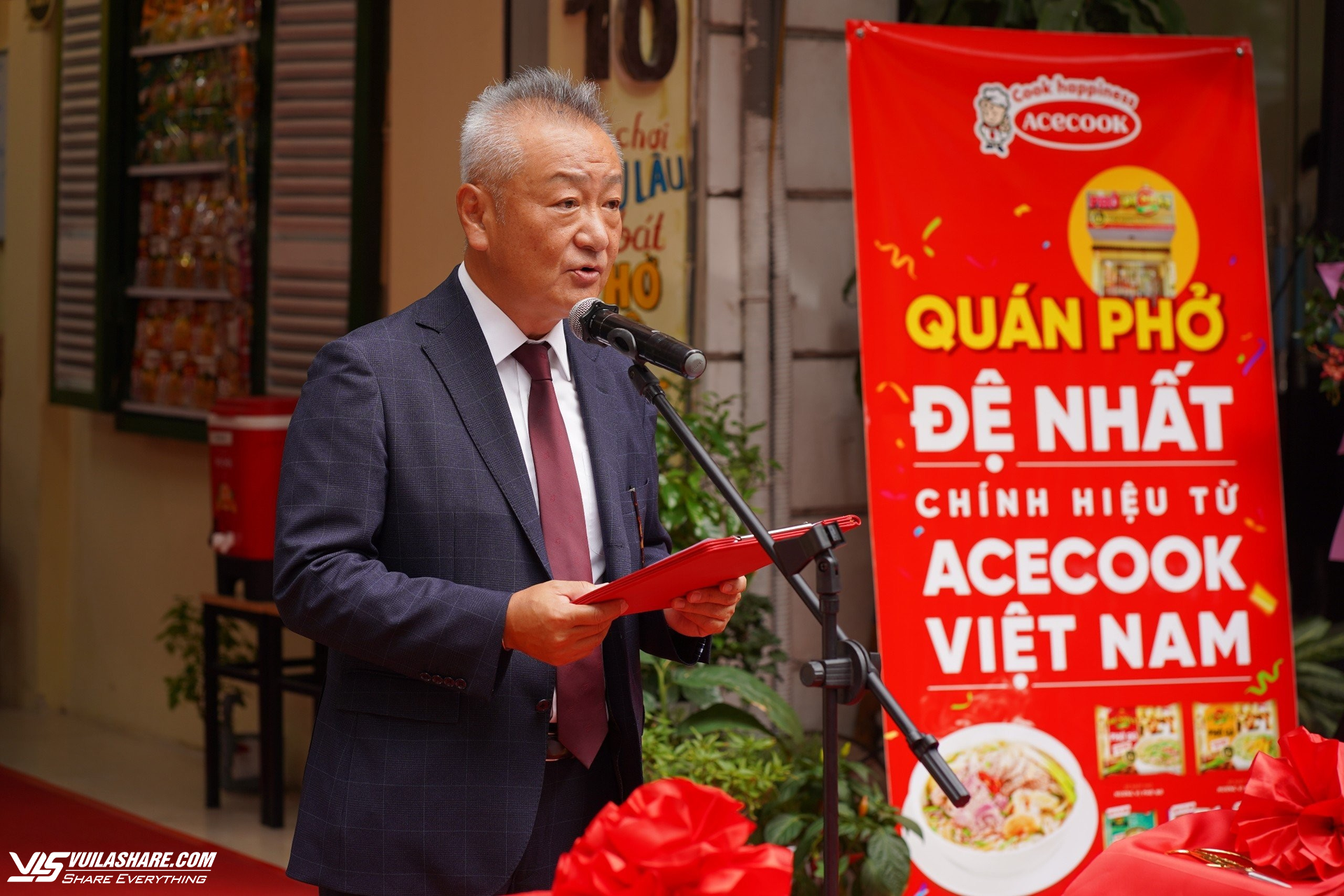Acecook Việt Nam khai trương quán phở ăn liền đệ nhất tại Hà Nội - Ảnh 1.