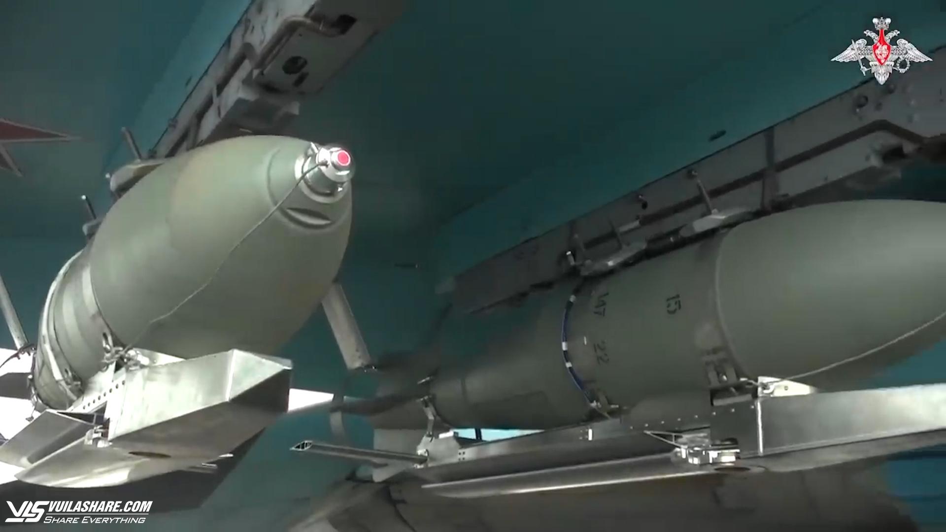 Cứ điểm Chasiv Yar lâm nguy, quân Ukraine thương vong cao vì UAV Nga- Ảnh 1.